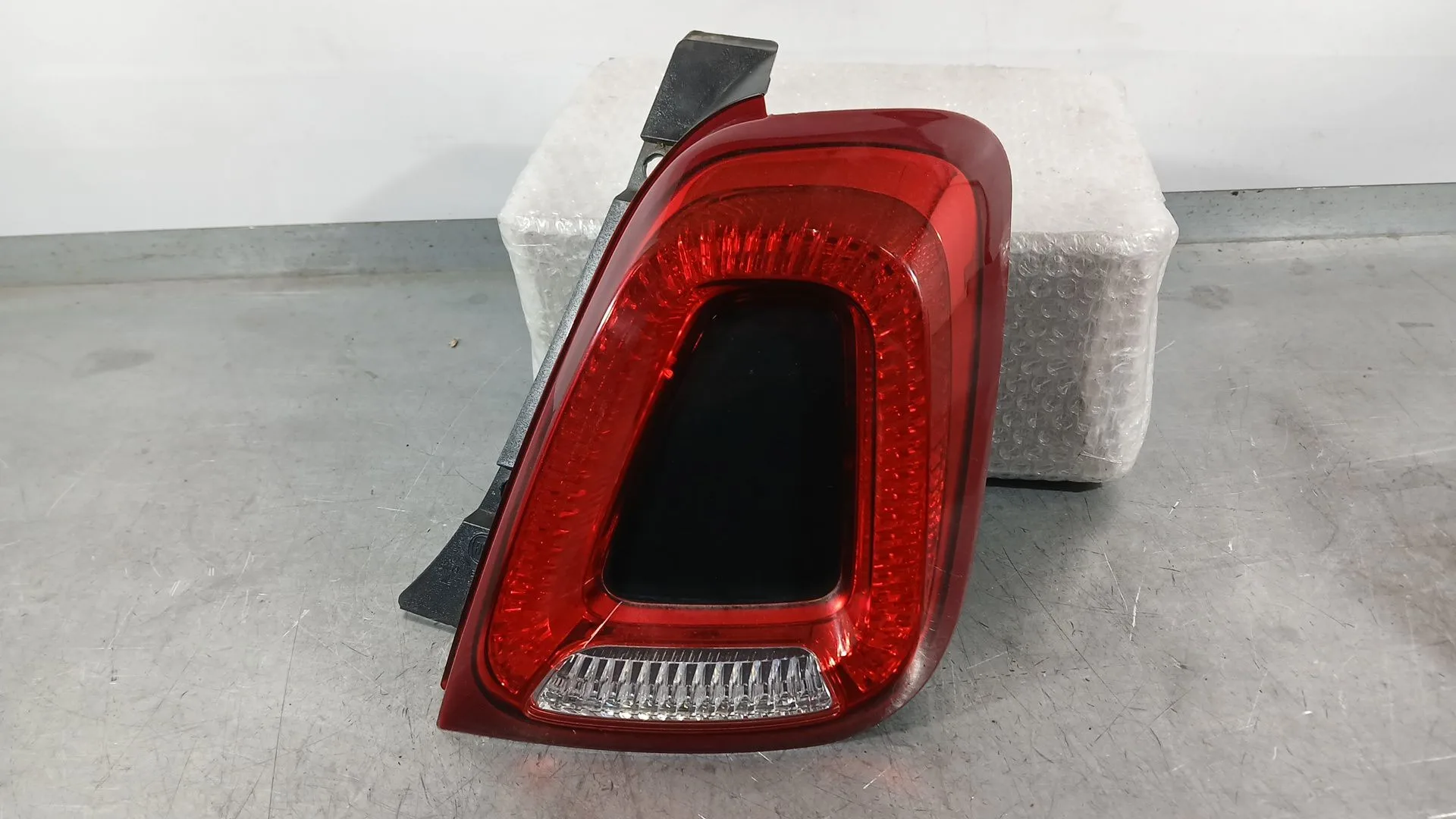Piloto Trasero Derecho para Fiat 500 (312_)