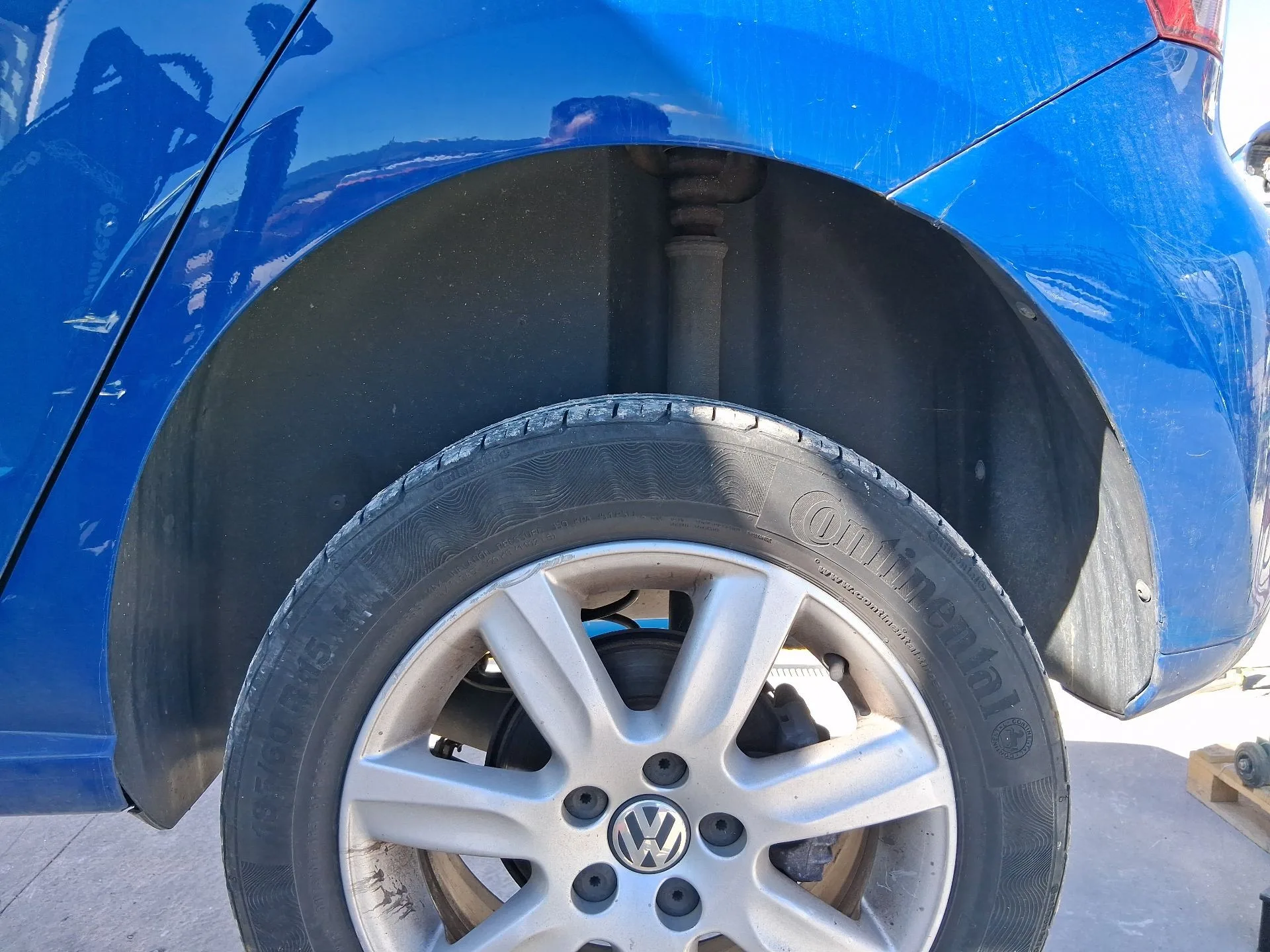 Plastico Pase Rueda Tras. Izq. para Volkswagen Polo V (6R1, 6C1)