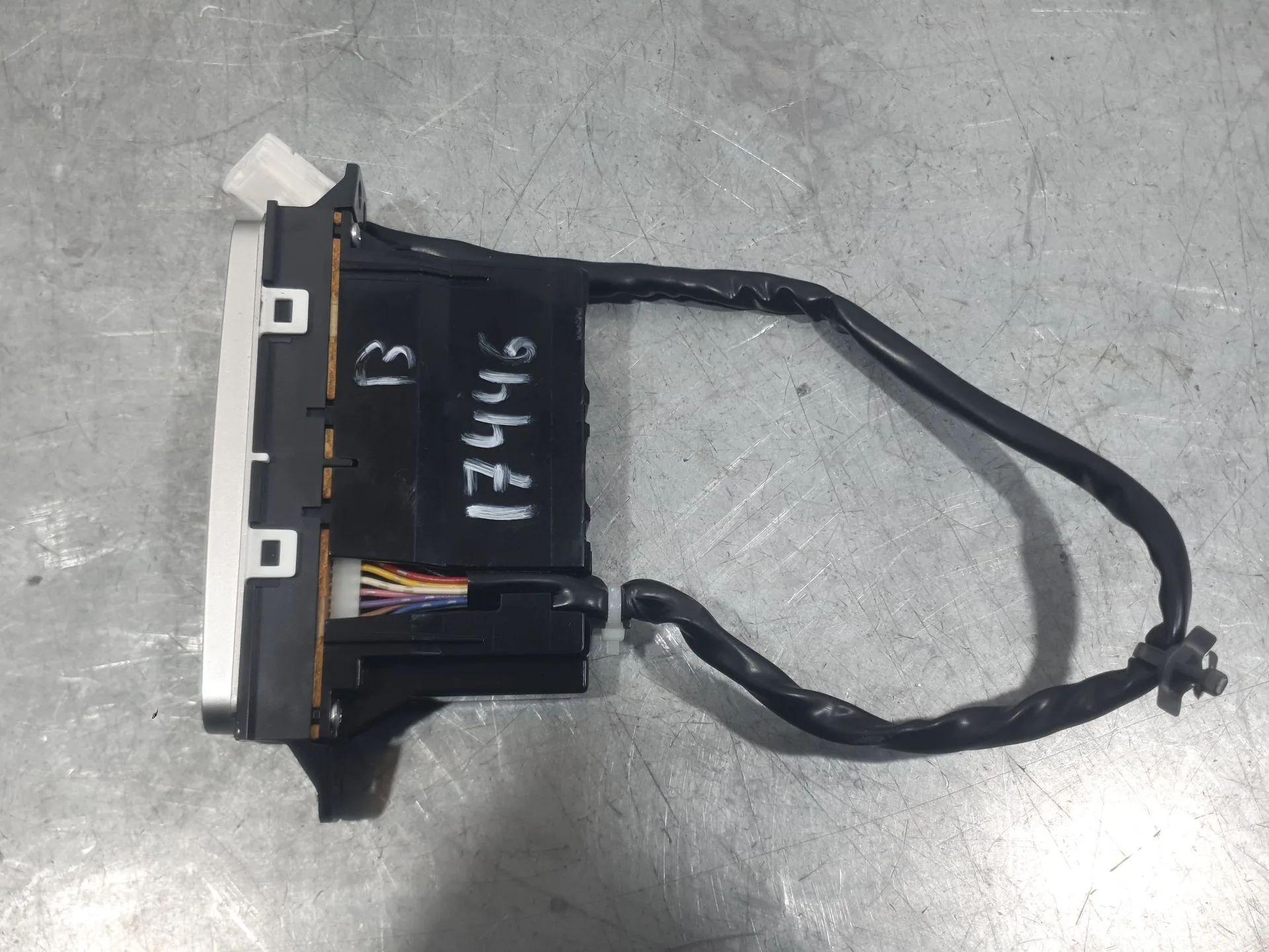 Mando Radio para Nissan Leaf (Ze0)