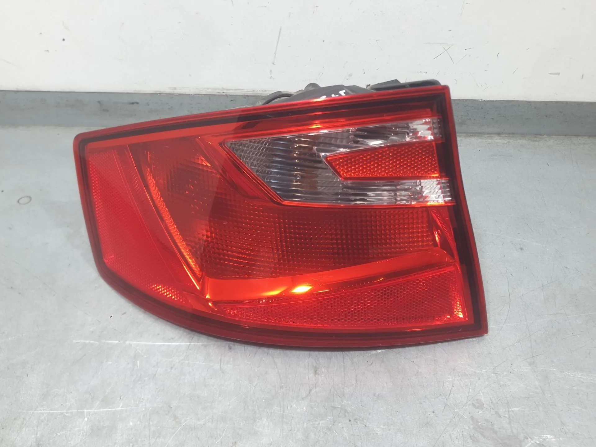 Piloto Trasero Izquierdo Interior para Seat Toledo Iv (Kg3)