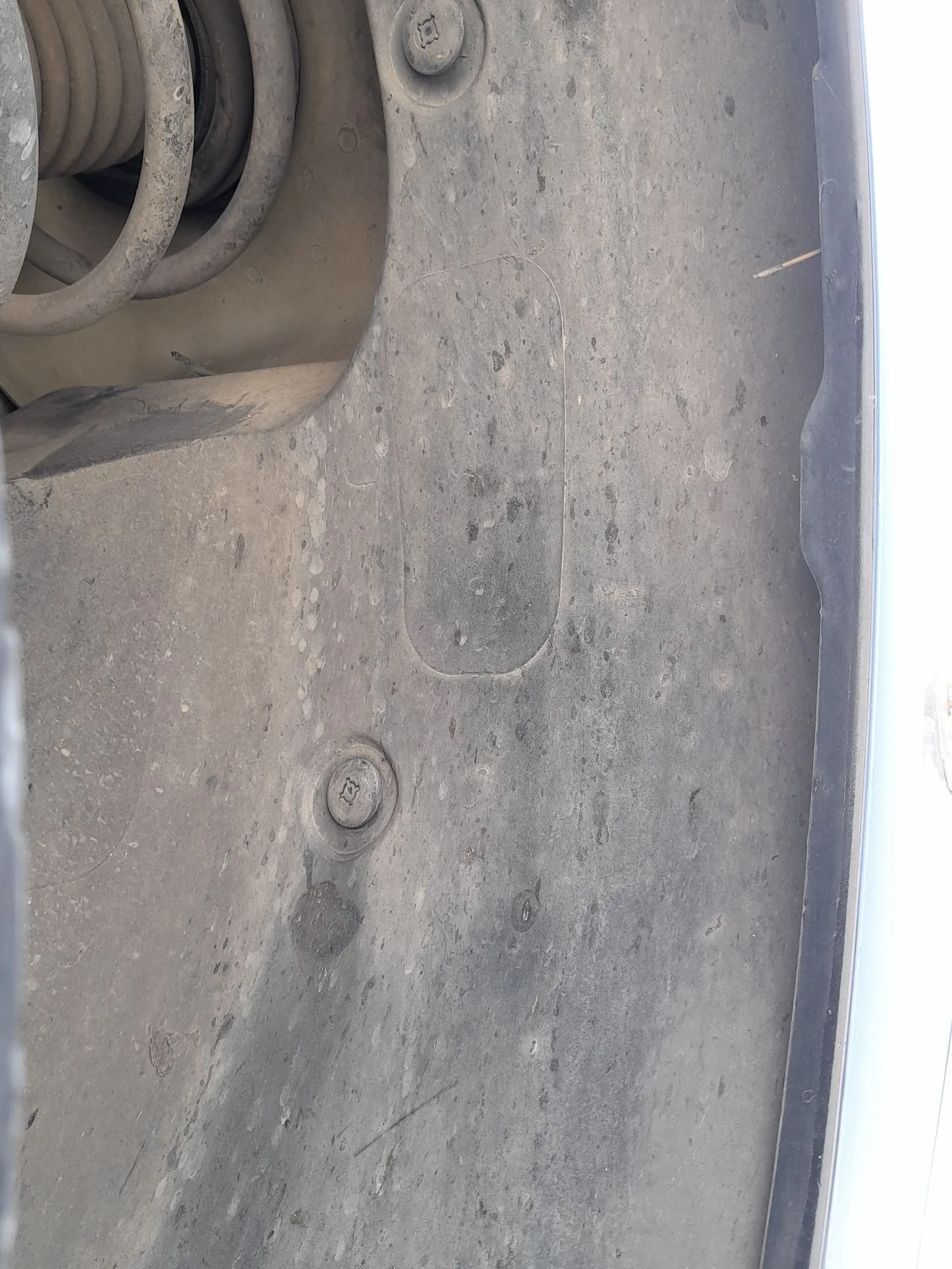 Plastico Pase Rueda Del. Izq. para Peugeot 307 Cc (3B)