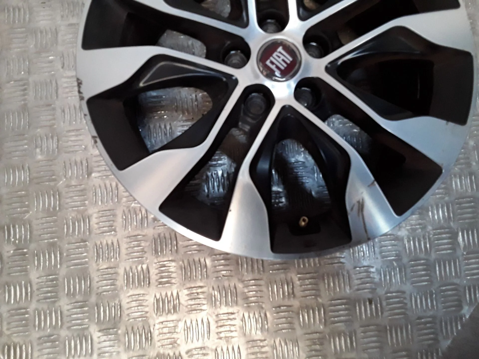 Juego Llantas Aluminio para Fiat Tipo Hatchback (356_, 357_)