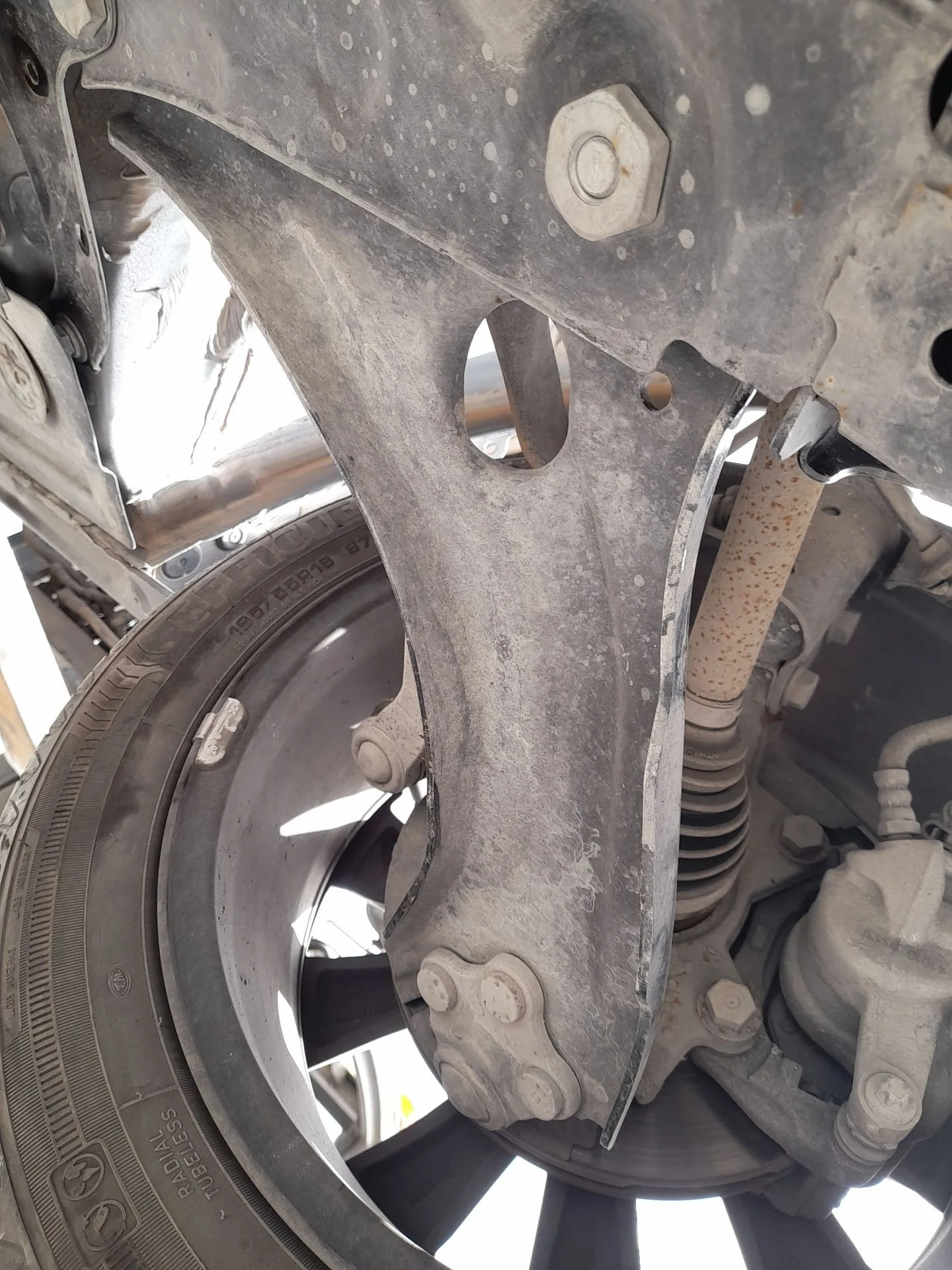 Brazo Suspension Inferior Delantero Izquierdo para Renault Clio V (B7_)
