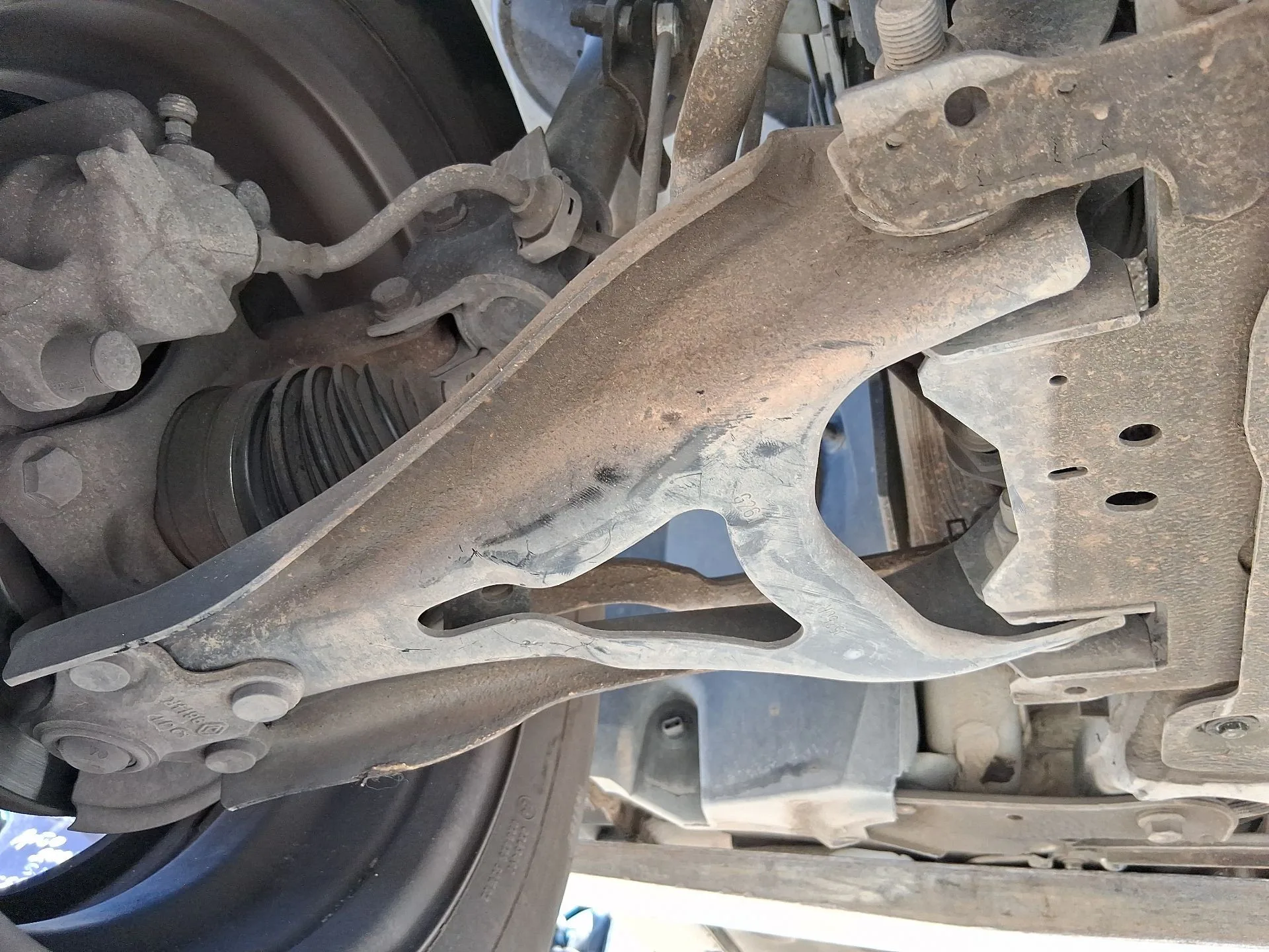 Brazo Suspension Inferior Delantero Derecho para Dacia Duster (Hm_)