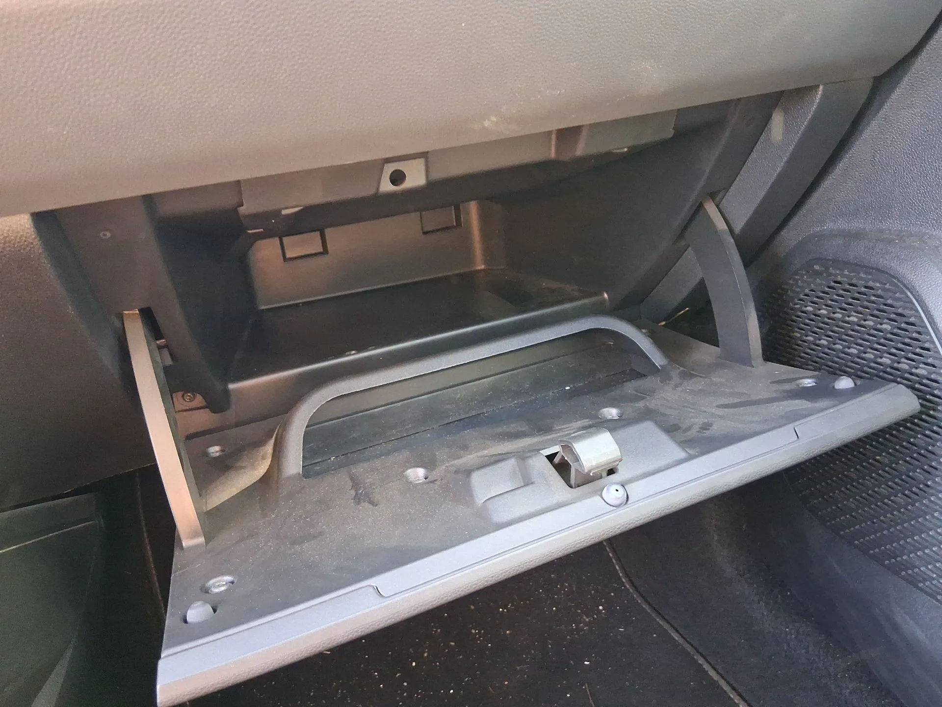 Guantera para Dacia Duster (Hm_)