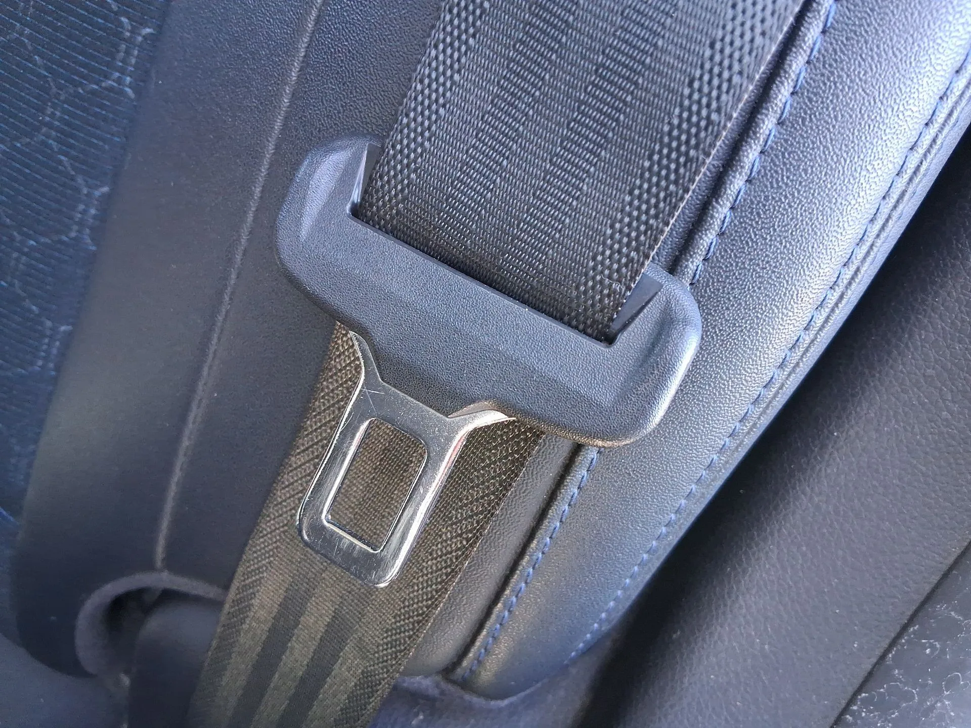 Cinturon Seguridad Trasero Izquierdo para Ssangyong Tivoli
