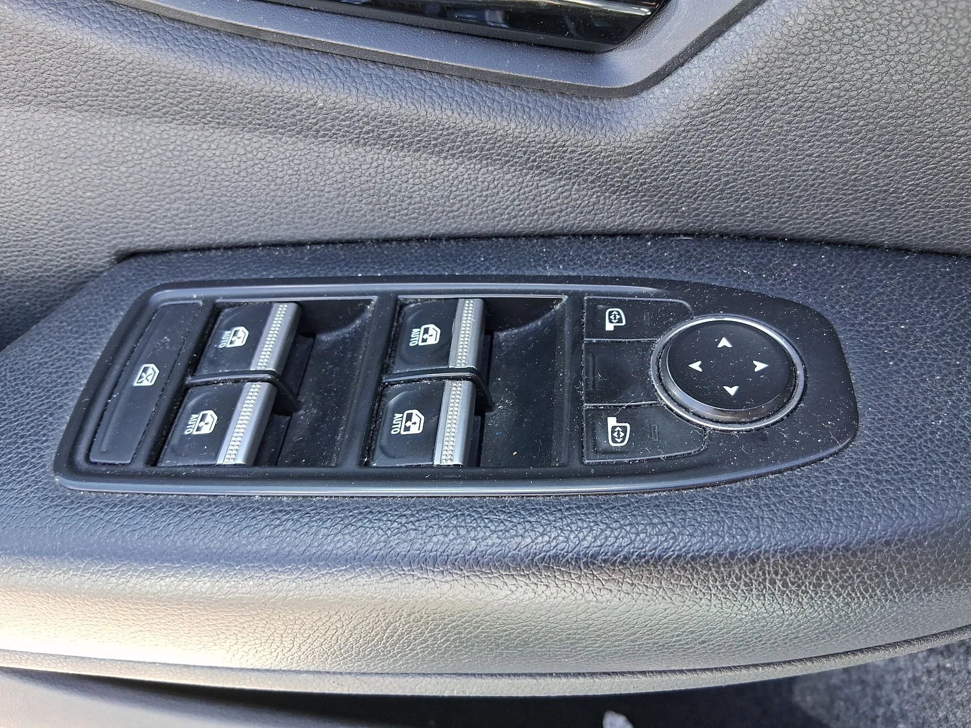 Mando Elevalunas Delantero Izquierdo para Renault Megane E-Tech Suv
