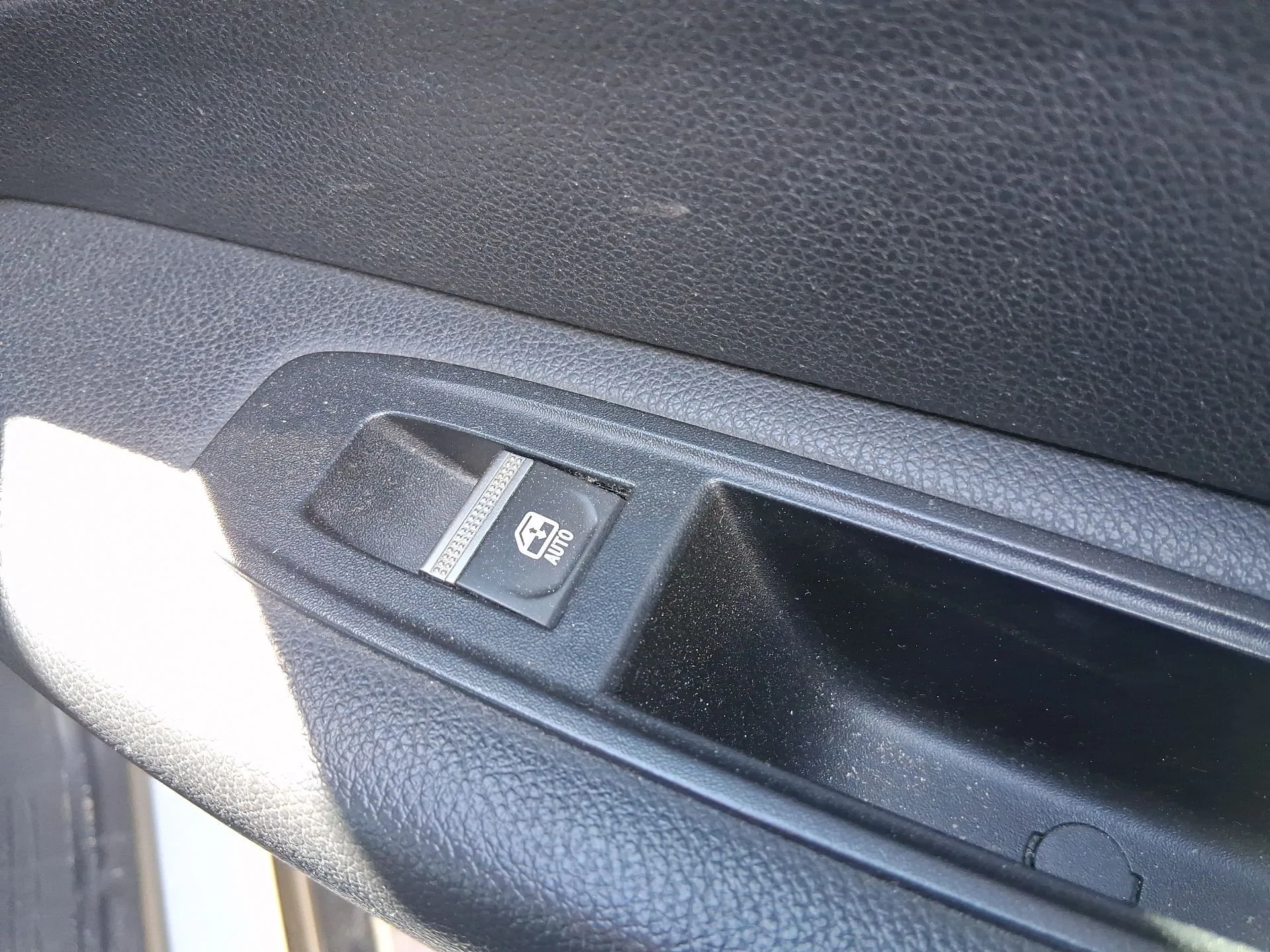 Mando Elevalunas Trasero Derecho para Renault Megane E-Tech Suv