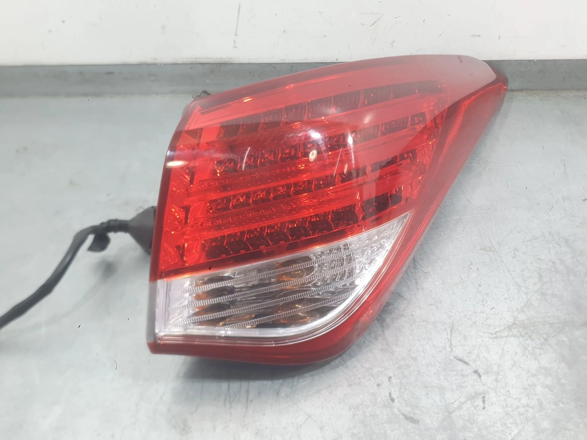 Piloto Trasero Derecho Exterior para Hyundai I40 I (Vf)