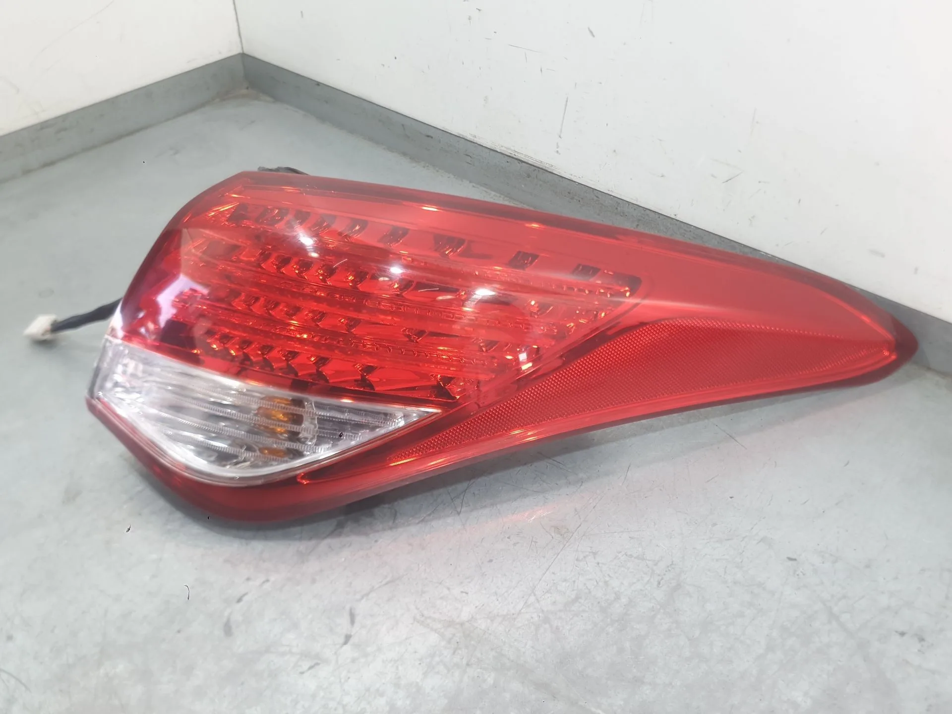 Piloto Trasero Derecho Exterior para Hyundai I40 I (Vf)