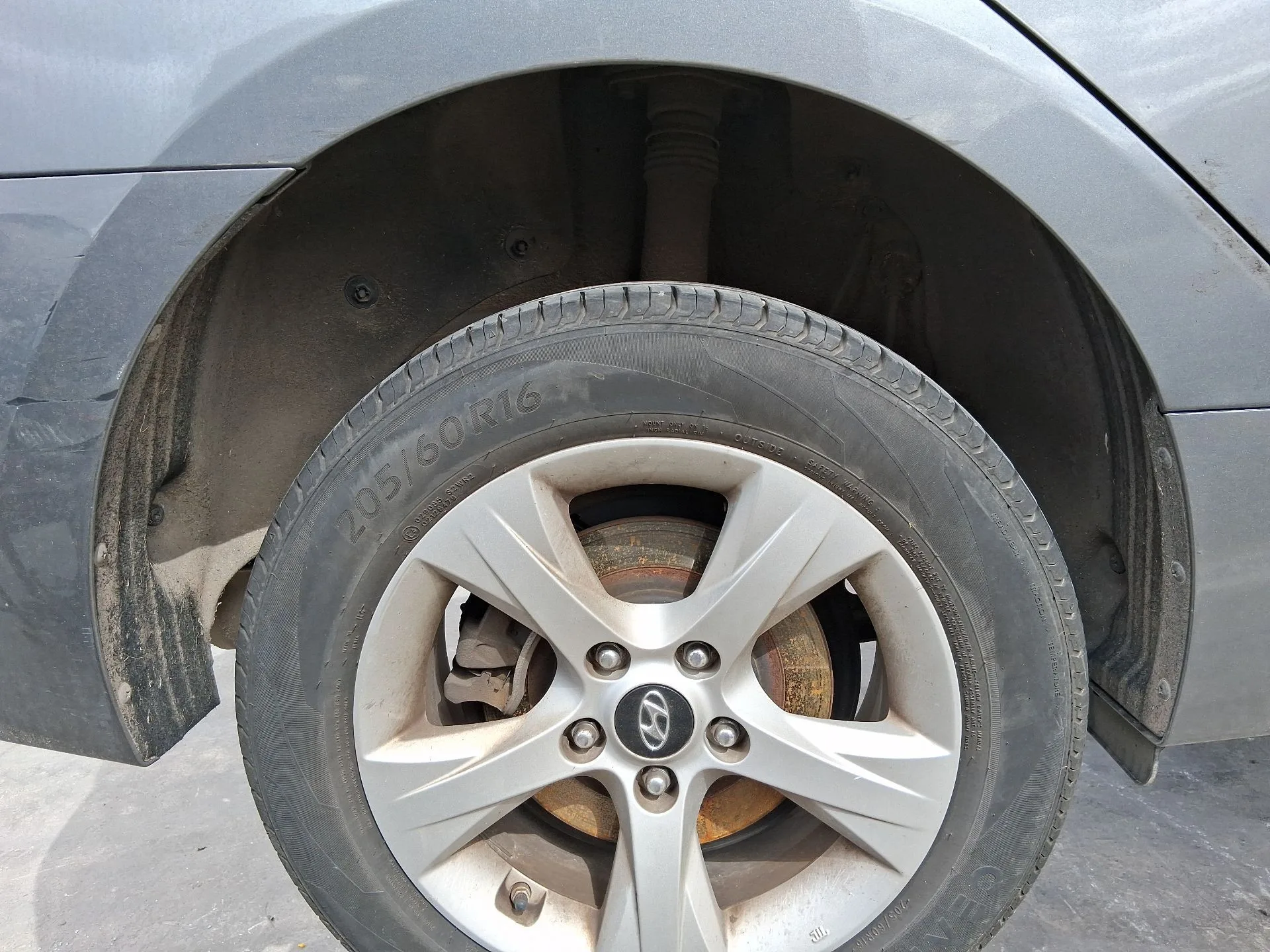 Plastico Pase Rueda Tras. Dch. para Hyundai I40 I (Vf)