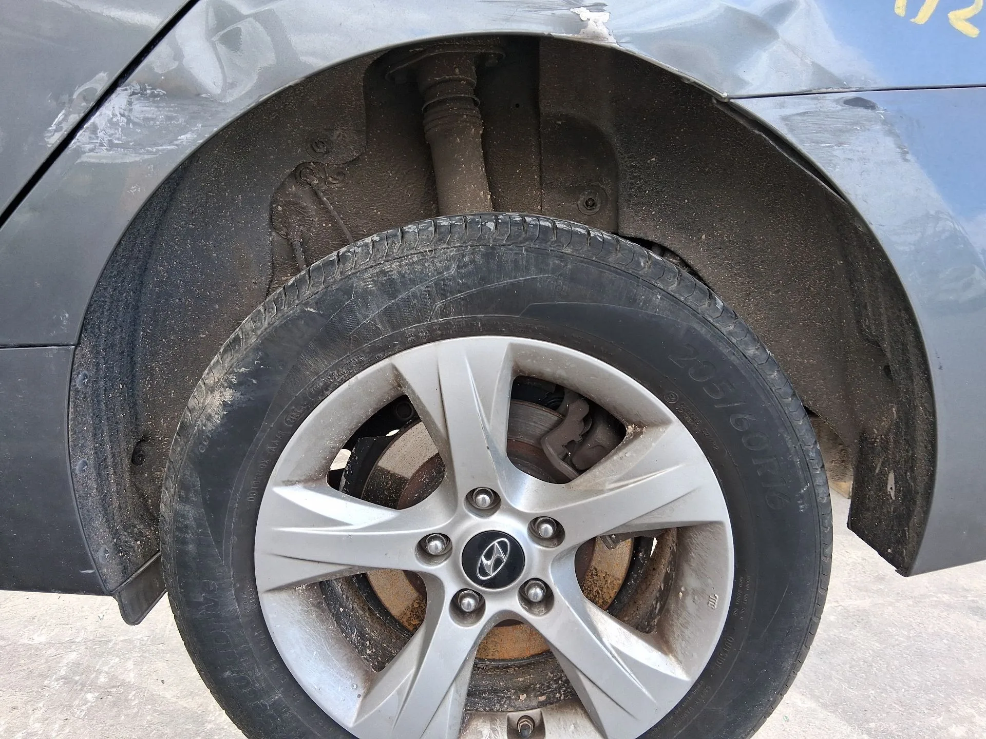 Plastico Pase Rueda Tras. Izq. para Hyundai I40 I (Vf)