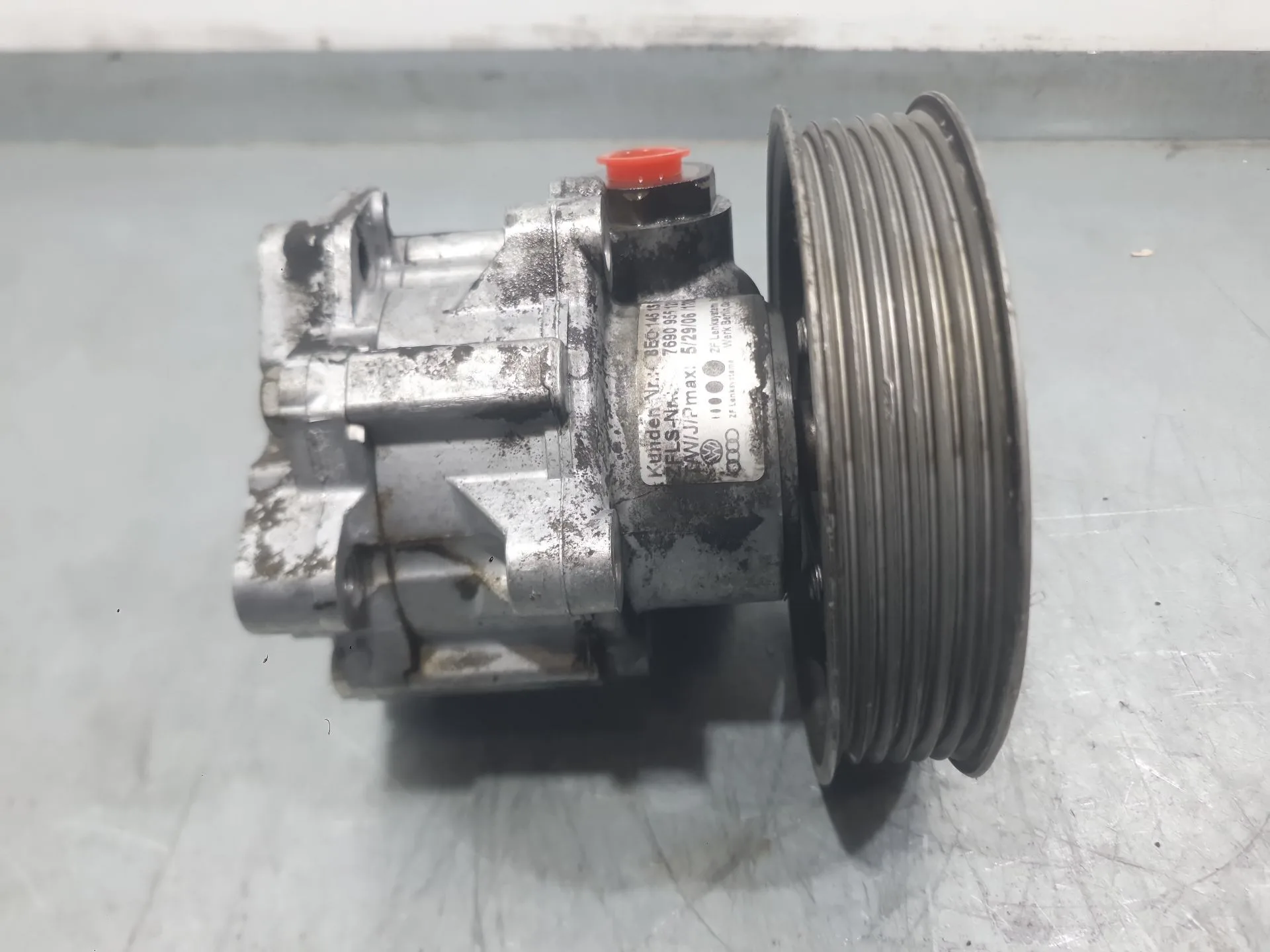 Bomba Direccion para Audi A4 B7 (8Ec)