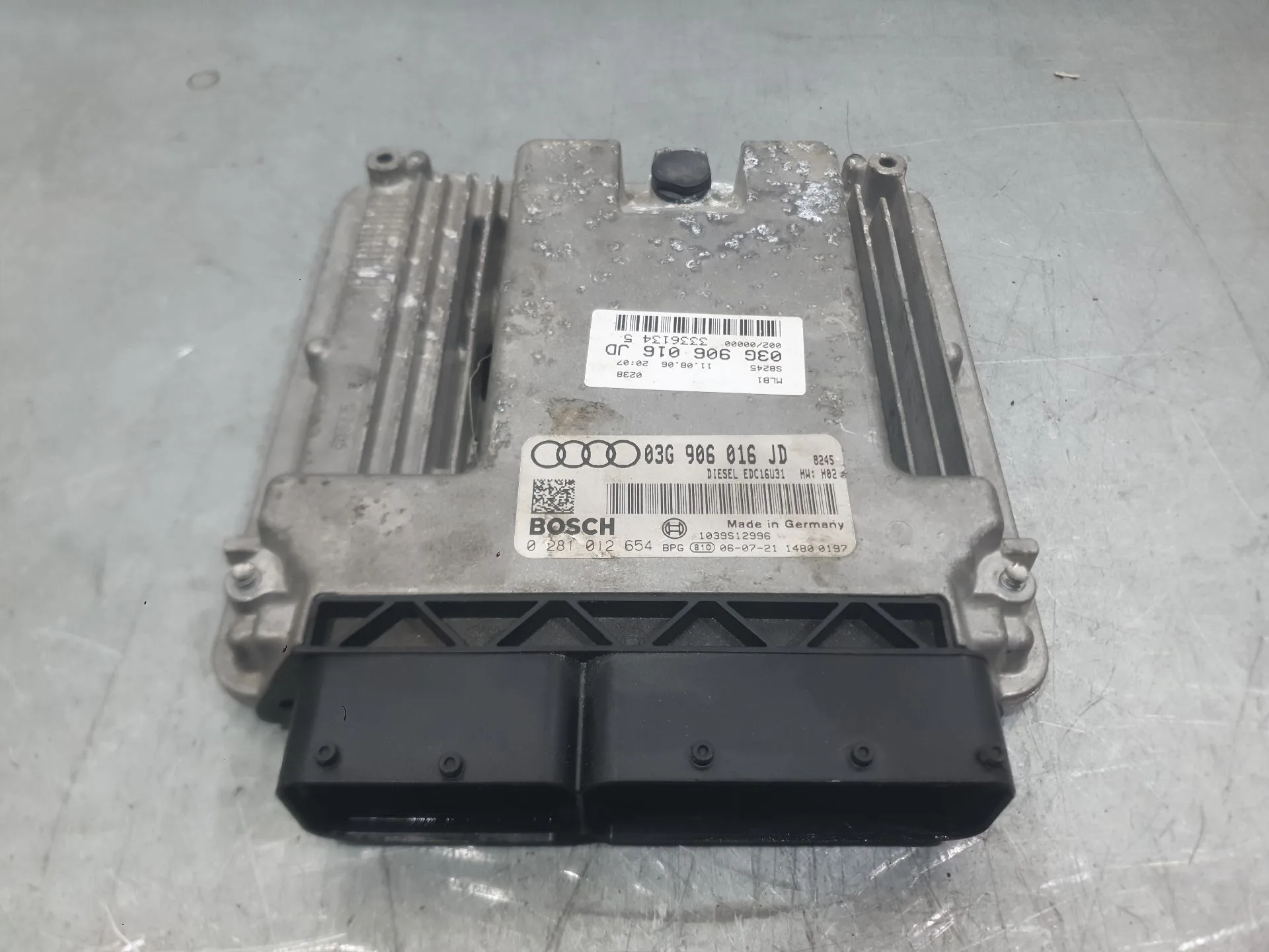 Centralita Motor Uce para Audi A4 B7 (8Ec)