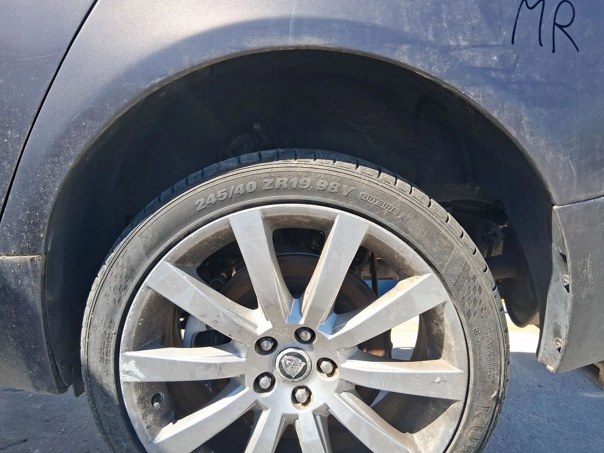 Plastico Pase Rueda Tras. Izq. para Jaguar Xf I (X250)