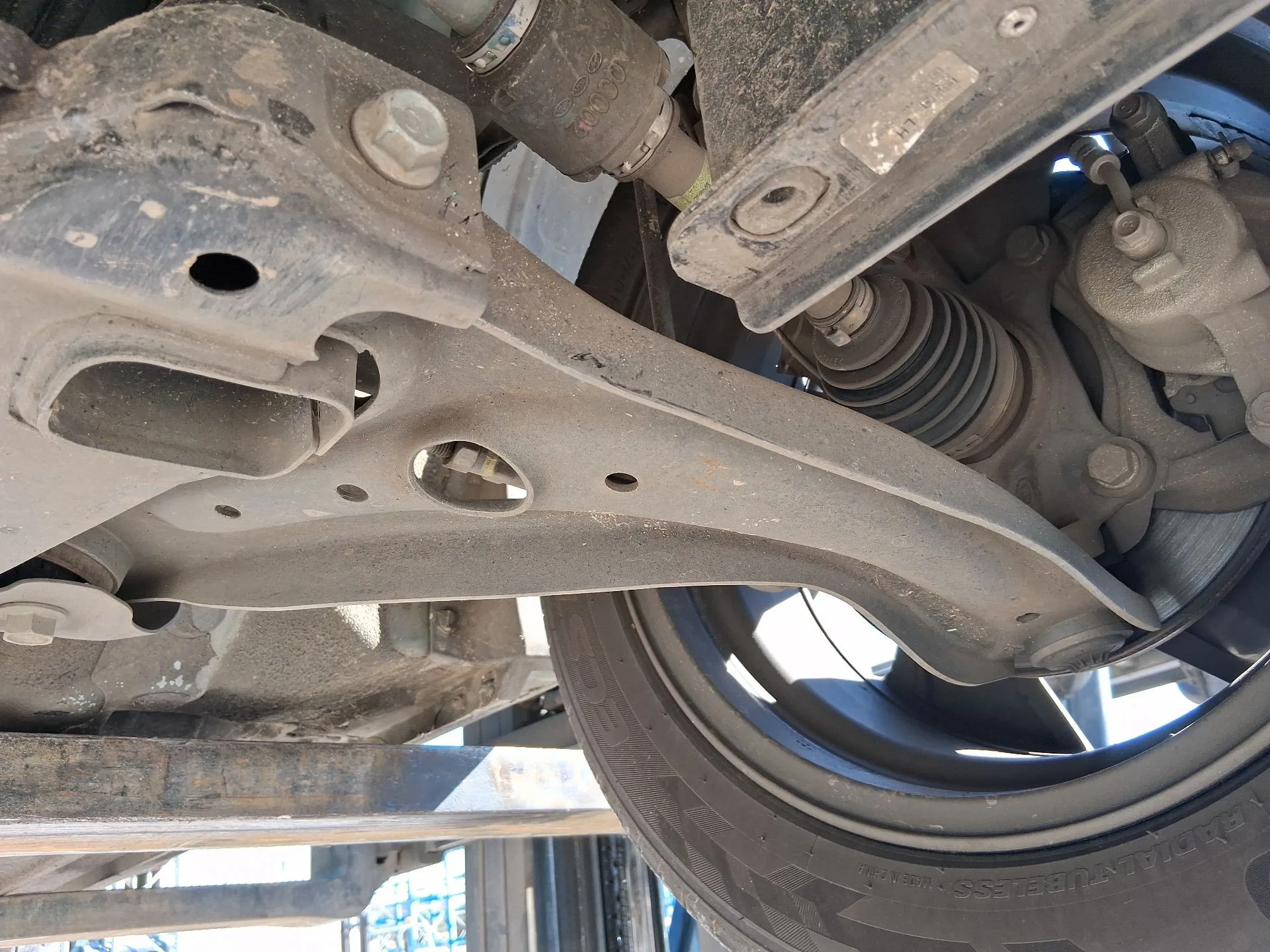 Brazo Suspension Inferior Delantero Izquierdo para Hyundai I20 Iii (Bc3, Bi3)