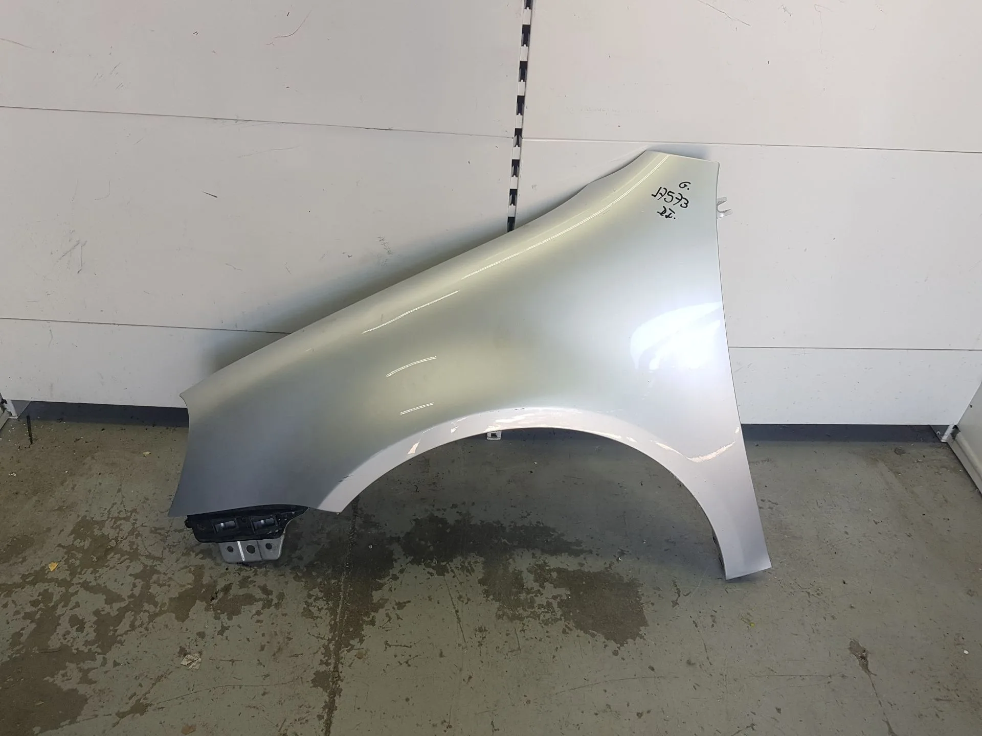 Aleta Delantera Izquierda para Volkswagen Golf V (1K1)