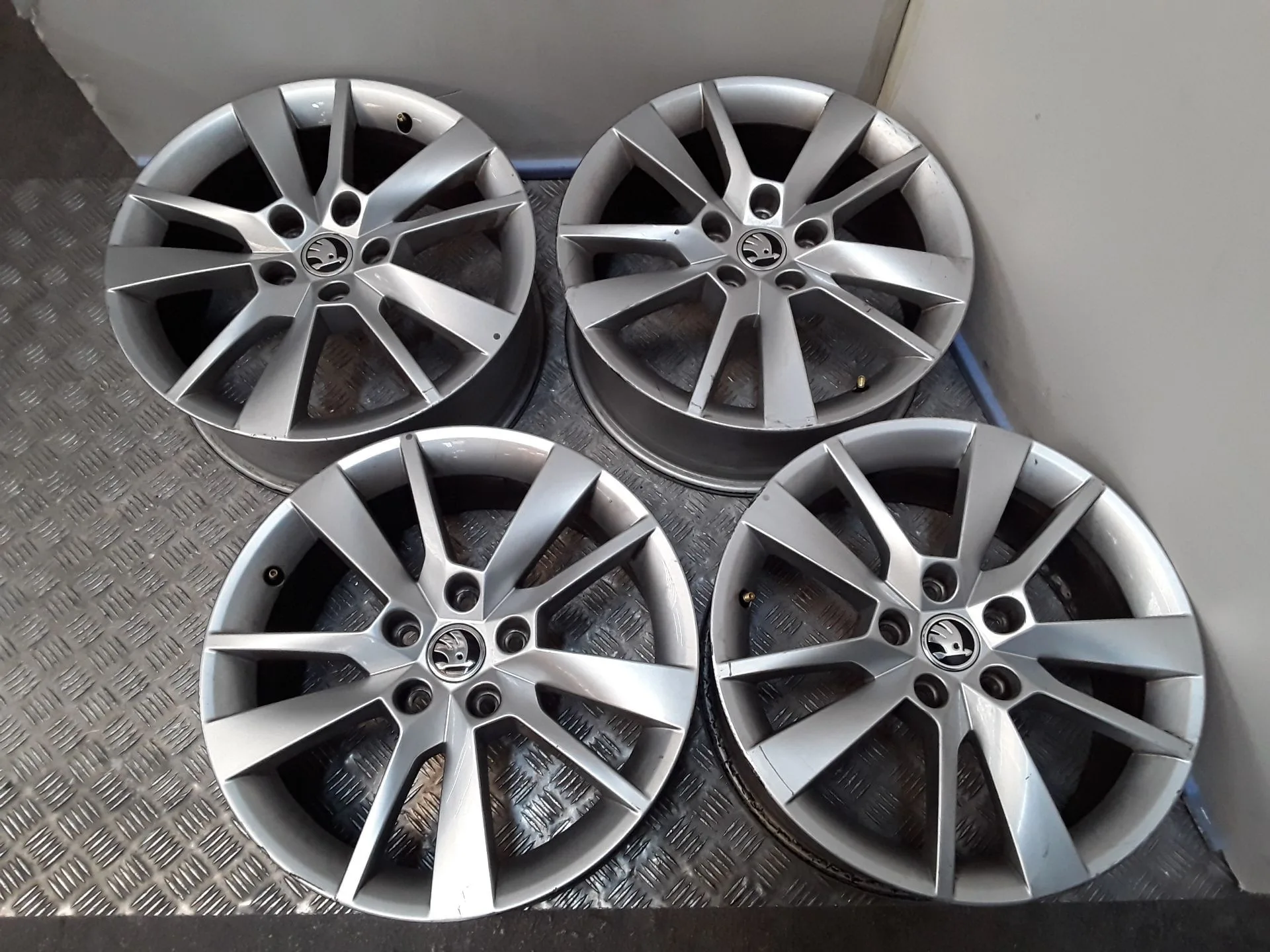 Juego Llantas Aluminio para Skoda Octavia Iii (5E3, Nl3, Nr3)