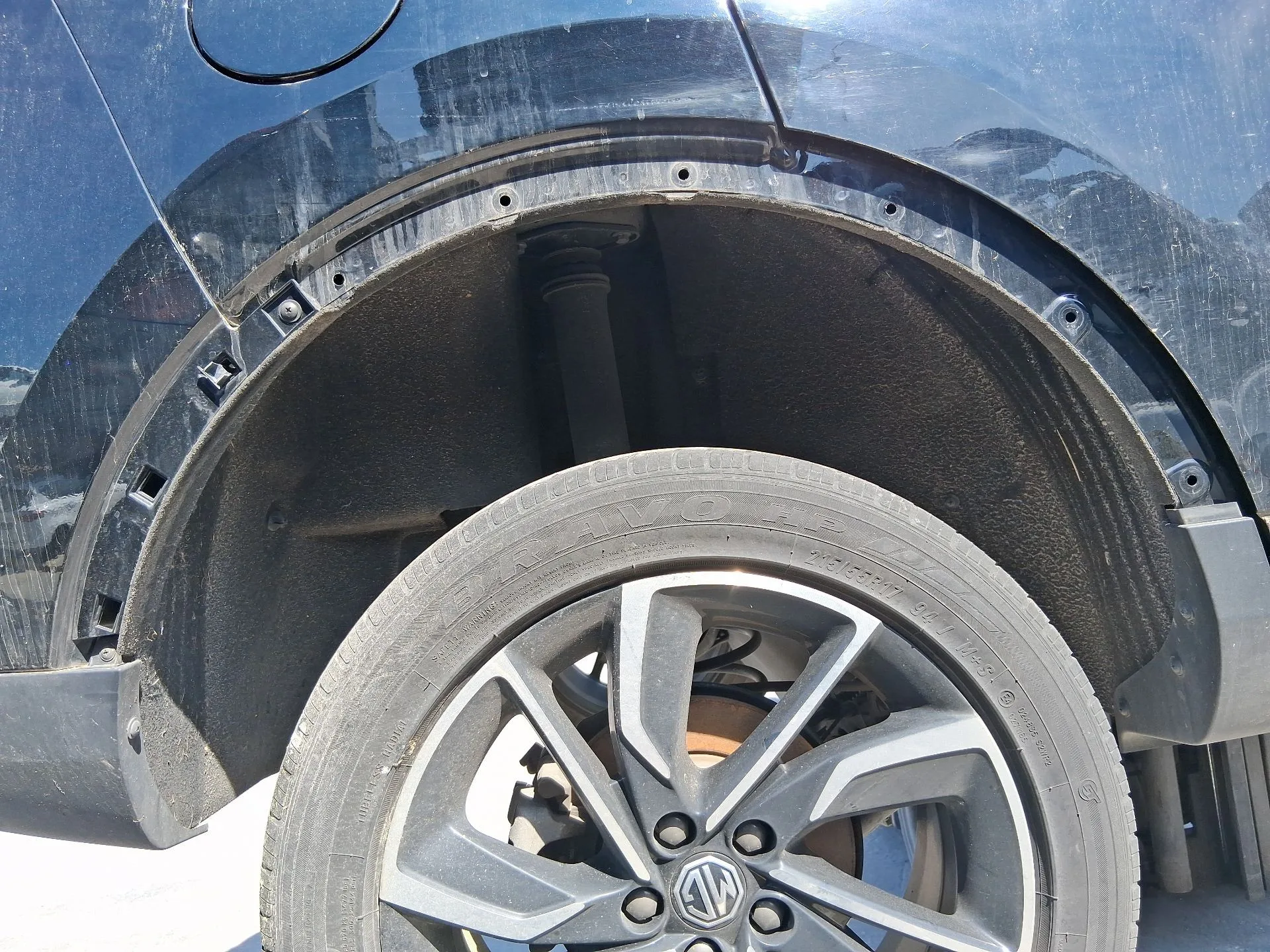 Plastico Pase Rueda Tras. Dch. para Mg Zs Suv (Azs1)
