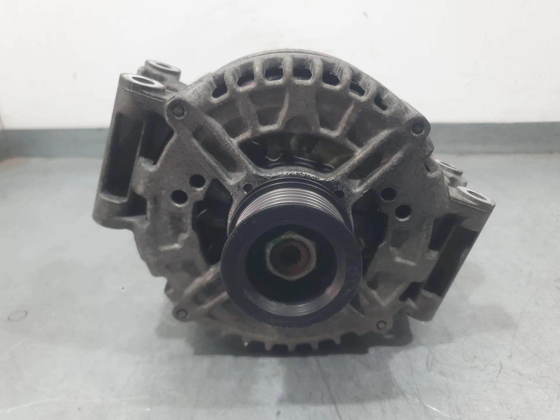 Alternador para Mercedes-Benz Clase E (W211)