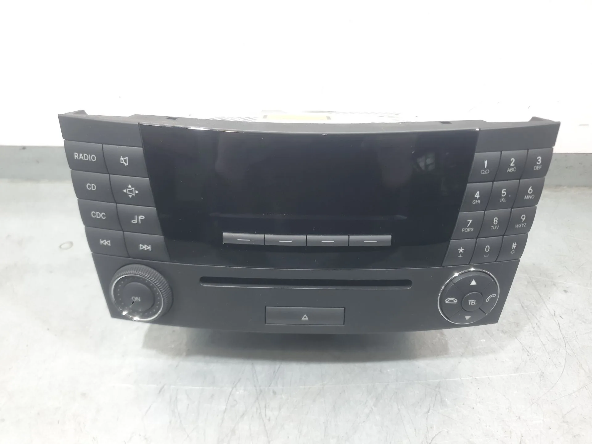 Sistema Audio / Radio para Mercedes-Benz Clase E (W211)