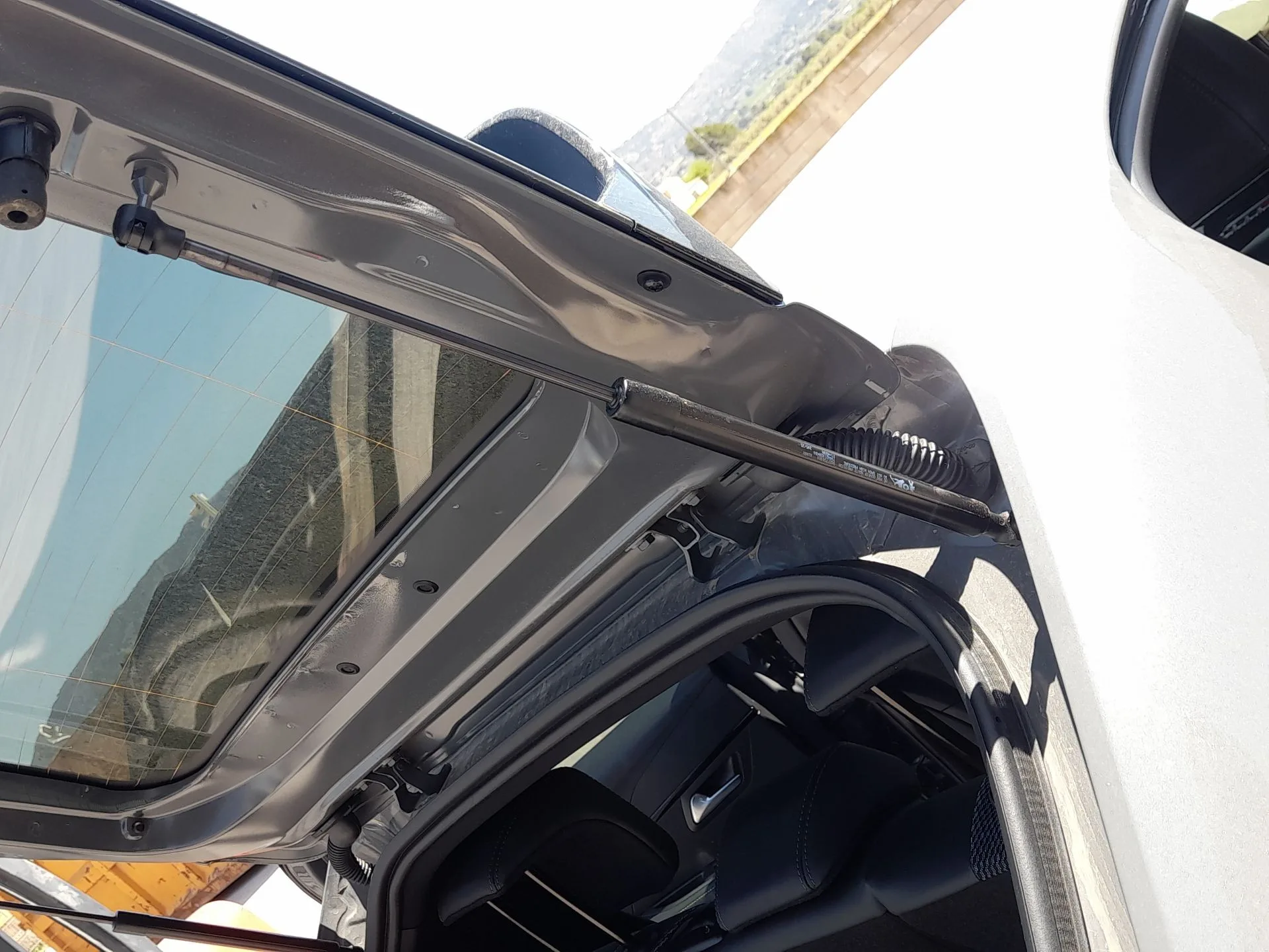 Amortiguadores Maletero / Porton para Peugeot 208 Ii (Ub_, Up_, Uw_, Uj_)