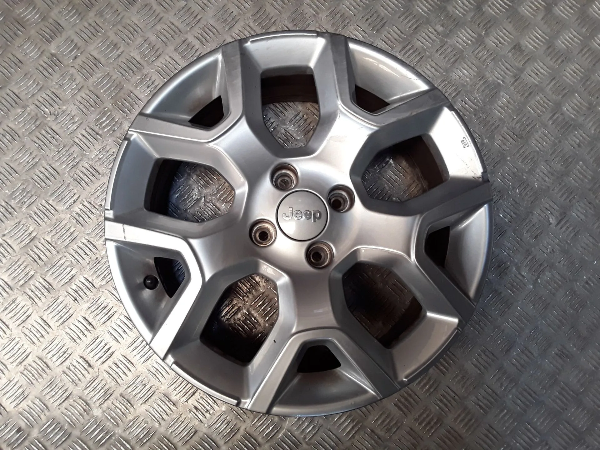 Llanta Aluminio para Jeep Avenger (Fh1)