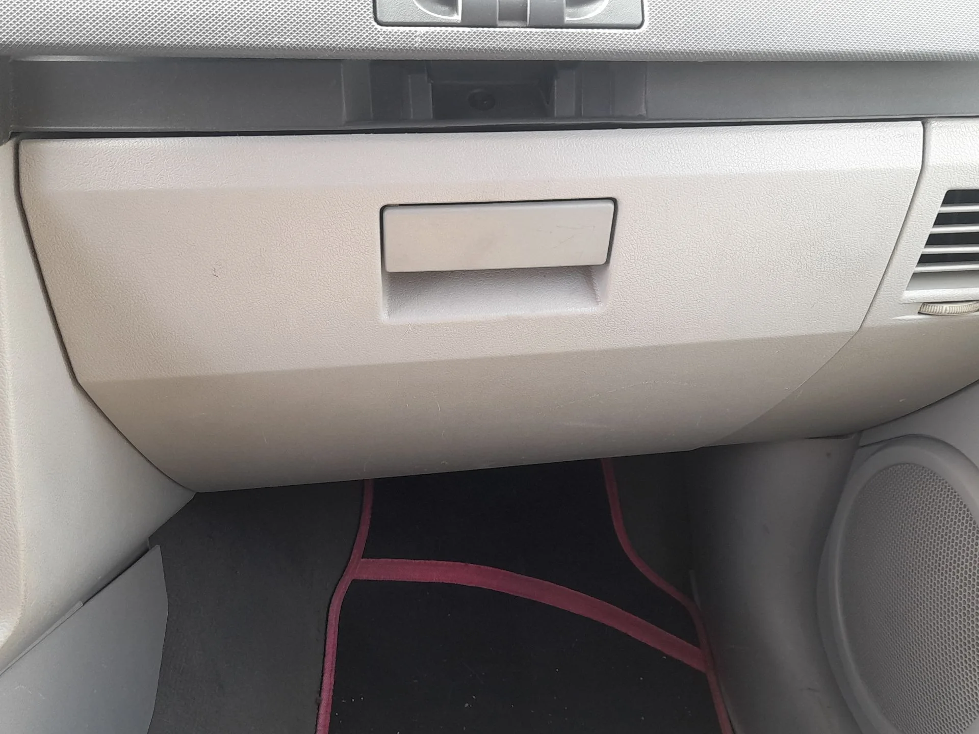 Guantera para Dodge Caliber