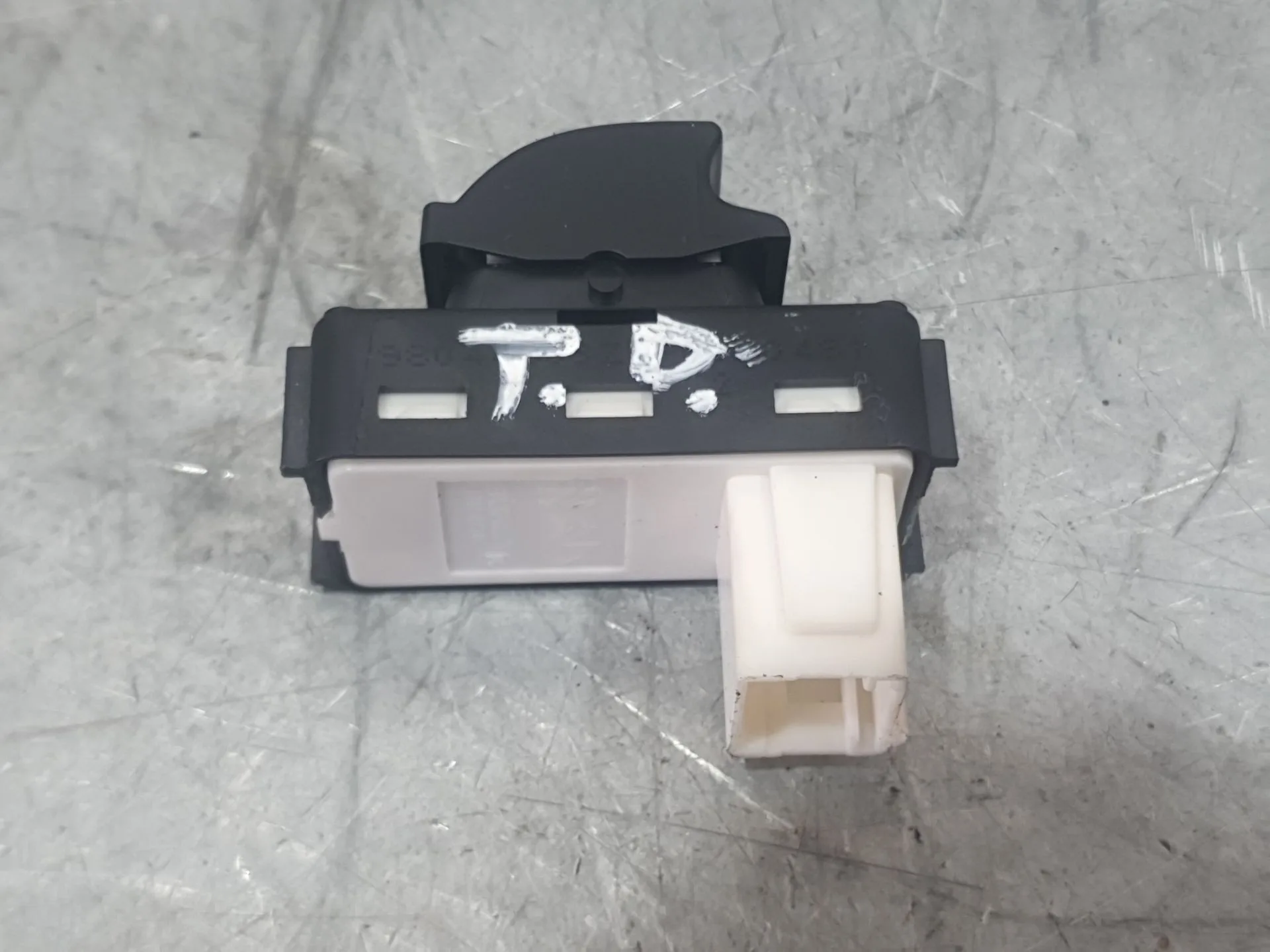 Mando Elevalunas Trasero Derecho para Peugeot 3008 Ii Suv (Mc_, Mr_, Mj_, M4_)
