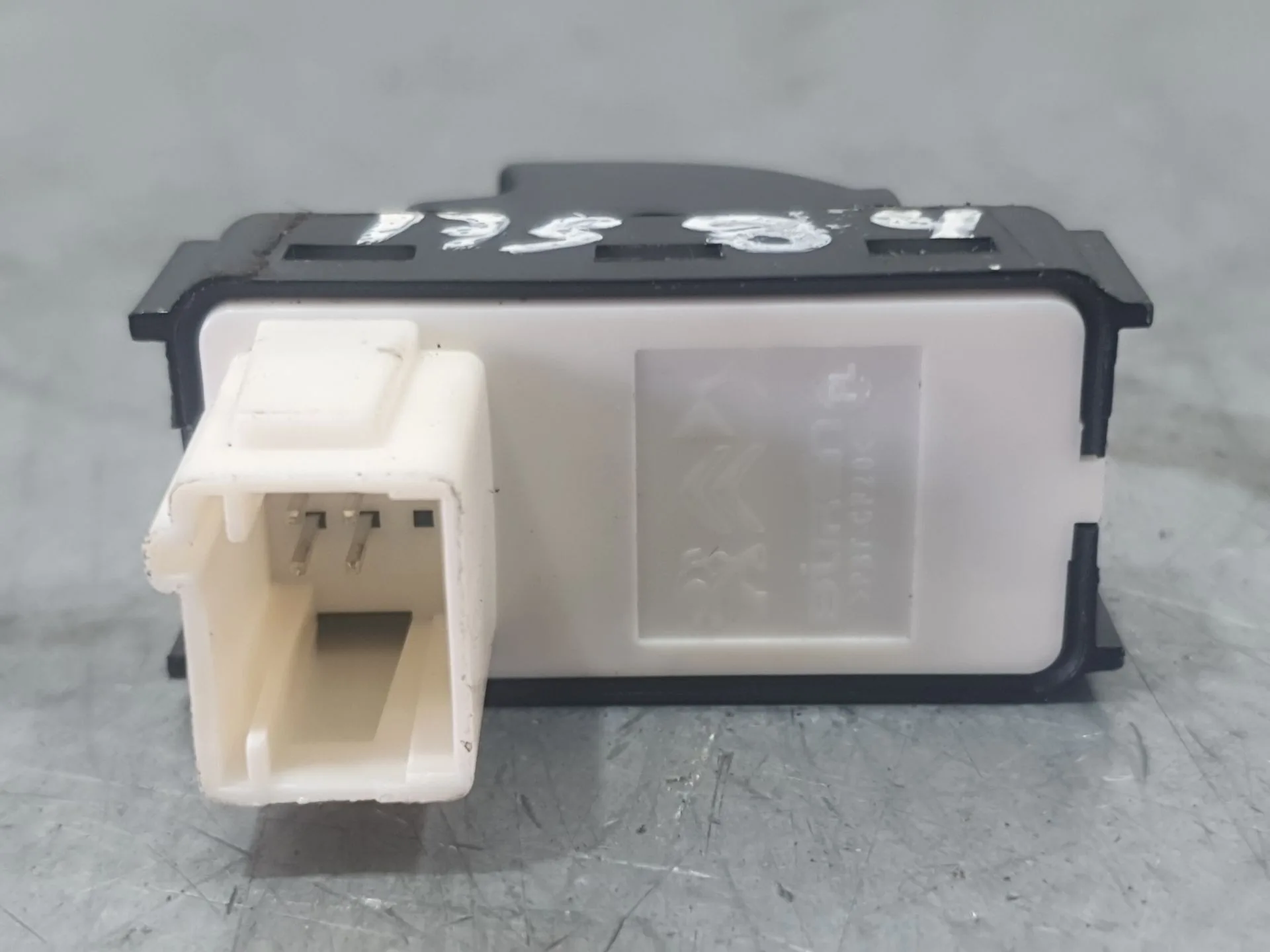 Mando Elevalunas Trasero Derecho para Peugeot 3008 Ii Suv (Mc_, Mr_, Mj_, M4_)