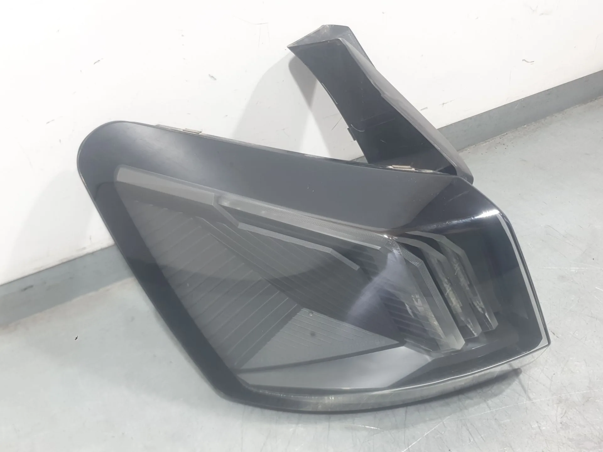 Piloto Trasero Izquierdo Interior para Peugeot 3008 Ii Suv (Mc_, Mr_, Mj_, M4_)