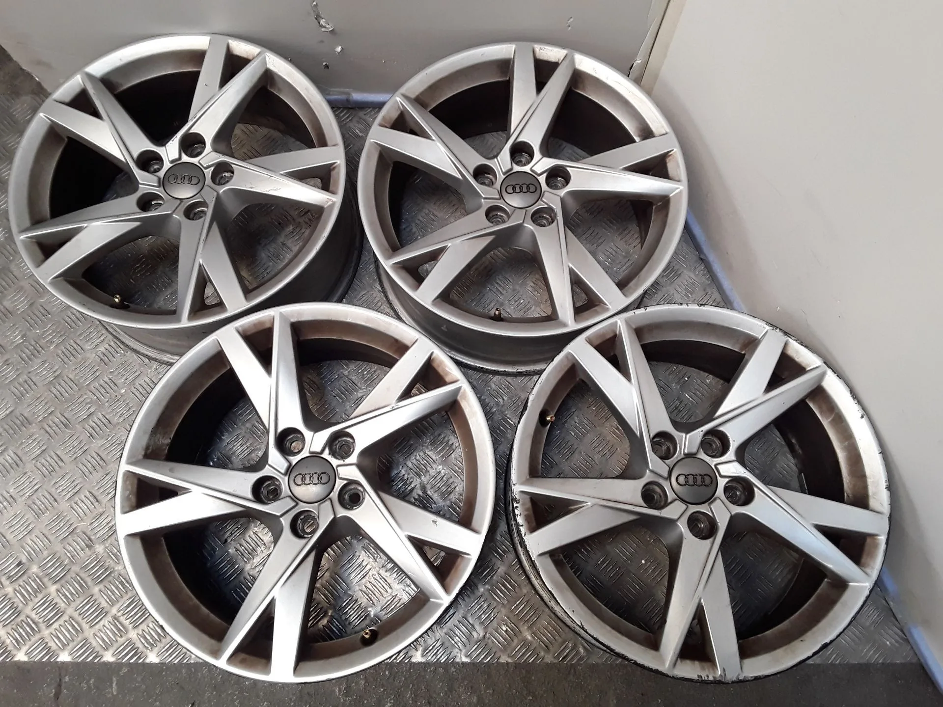 Juego Llantas Aluminio para Audi Q3 (8Ub, 8Ug)