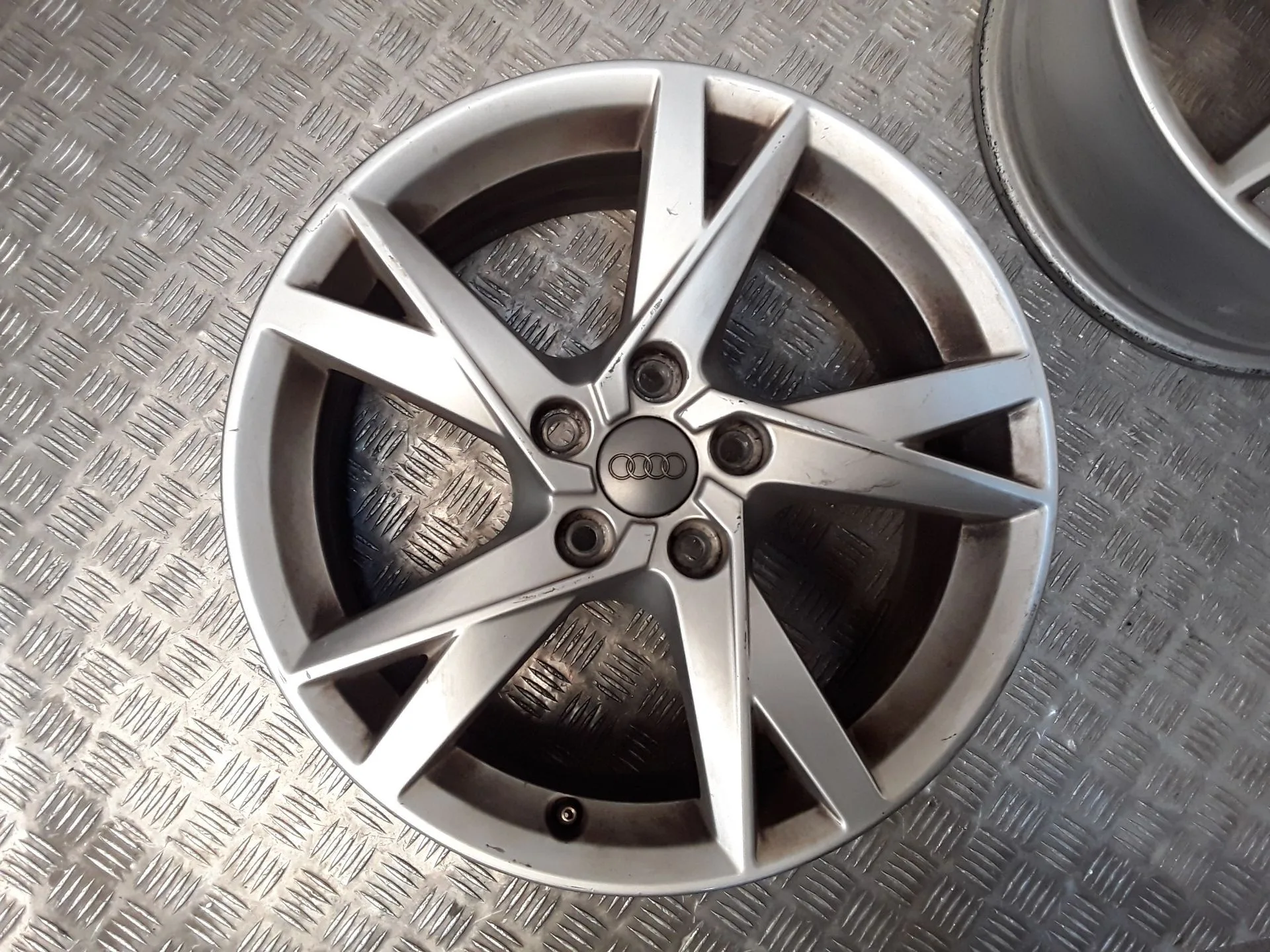 Juego Llantas Aluminio para Audi Q3 (8Ub, 8Ug)
