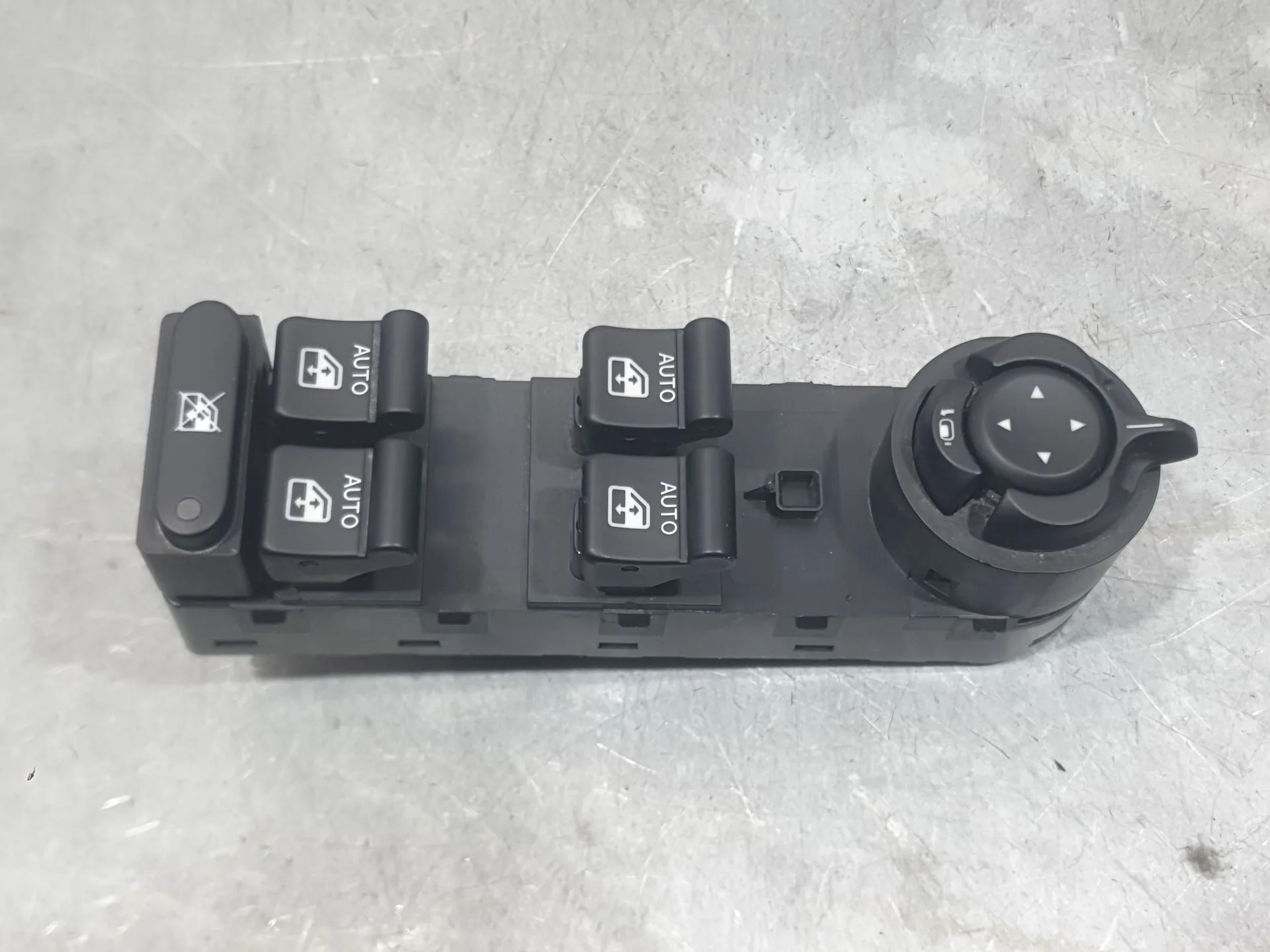 Mando Elevalunas Delantero Izquierdo para Jeep Renegade Suv (Bu, B1, Bv)