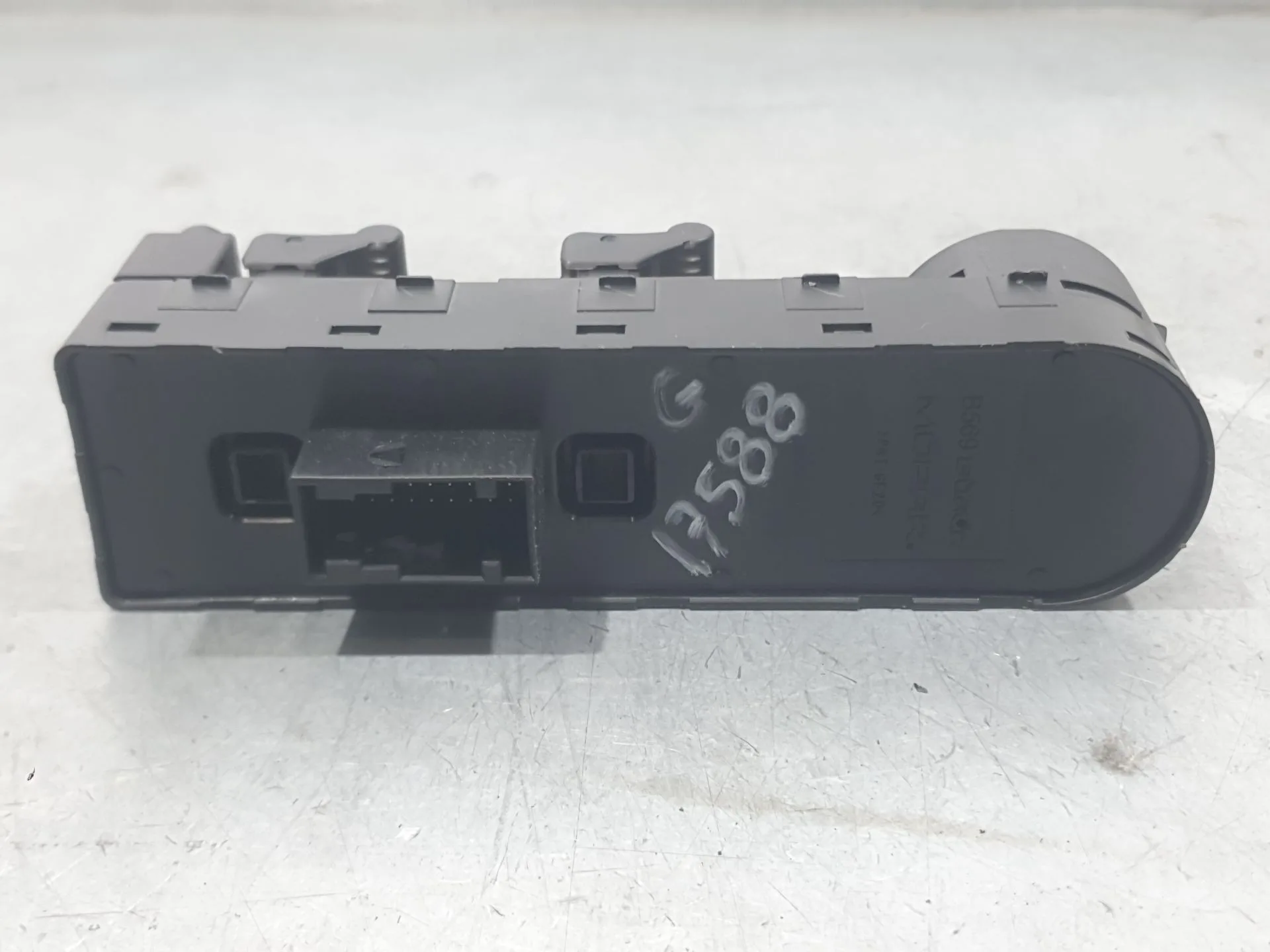Mando Elevalunas Delantero Izquierdo para Jeep Renegade Suv (Bu, B1, Bv)