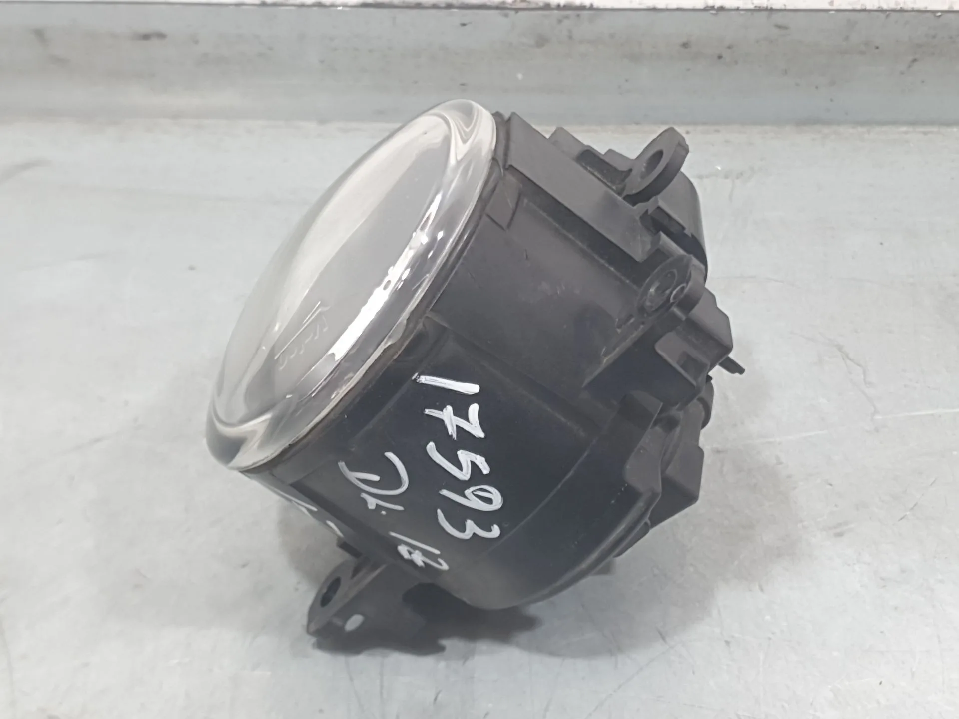 Faro Antiniebla Izquierdo para Renault Clio Iv (Bh_)