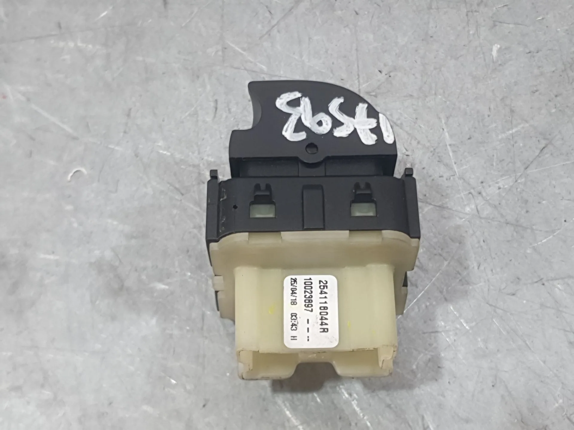 Mando Elevalunas Delantero Izquierdo para Renault Clio Iv (Bh_)