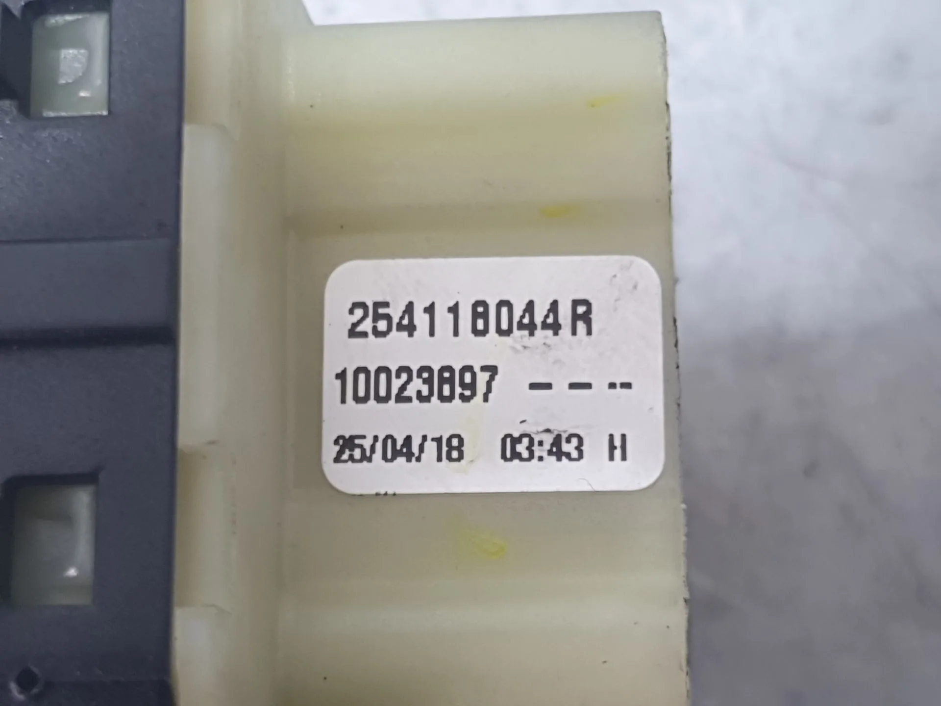 Mando Elevalunas Delantero Izquierdo para Renault Clio Iv (Bh_)