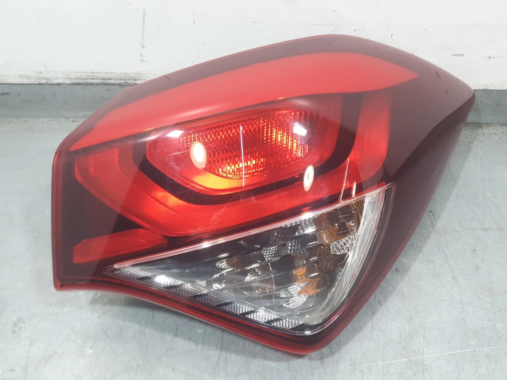 Piloto Trasero Derecho Exterior para Hyundai I20 Ii (Gb, Ib)