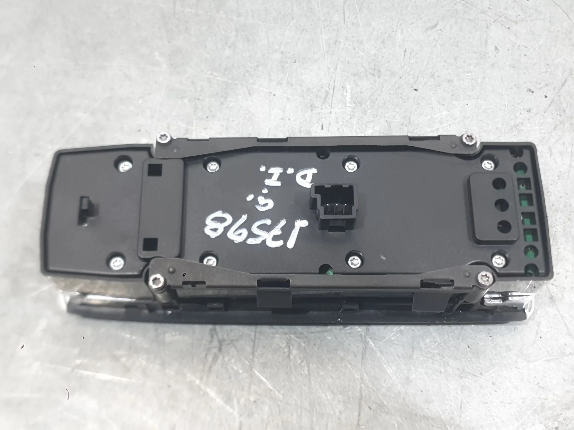 Mando Elevalunas Delantero Izquierdo para Mercedes-Benz Clase B Sports Tourer (W246, W242)