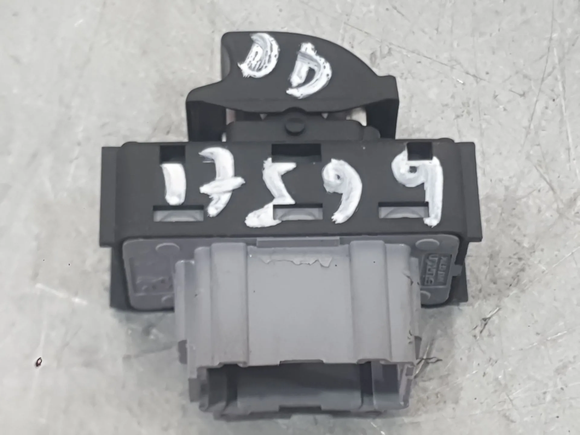 Mando Elevalunas Delantero Derecho para Citroën C4 Cactus
