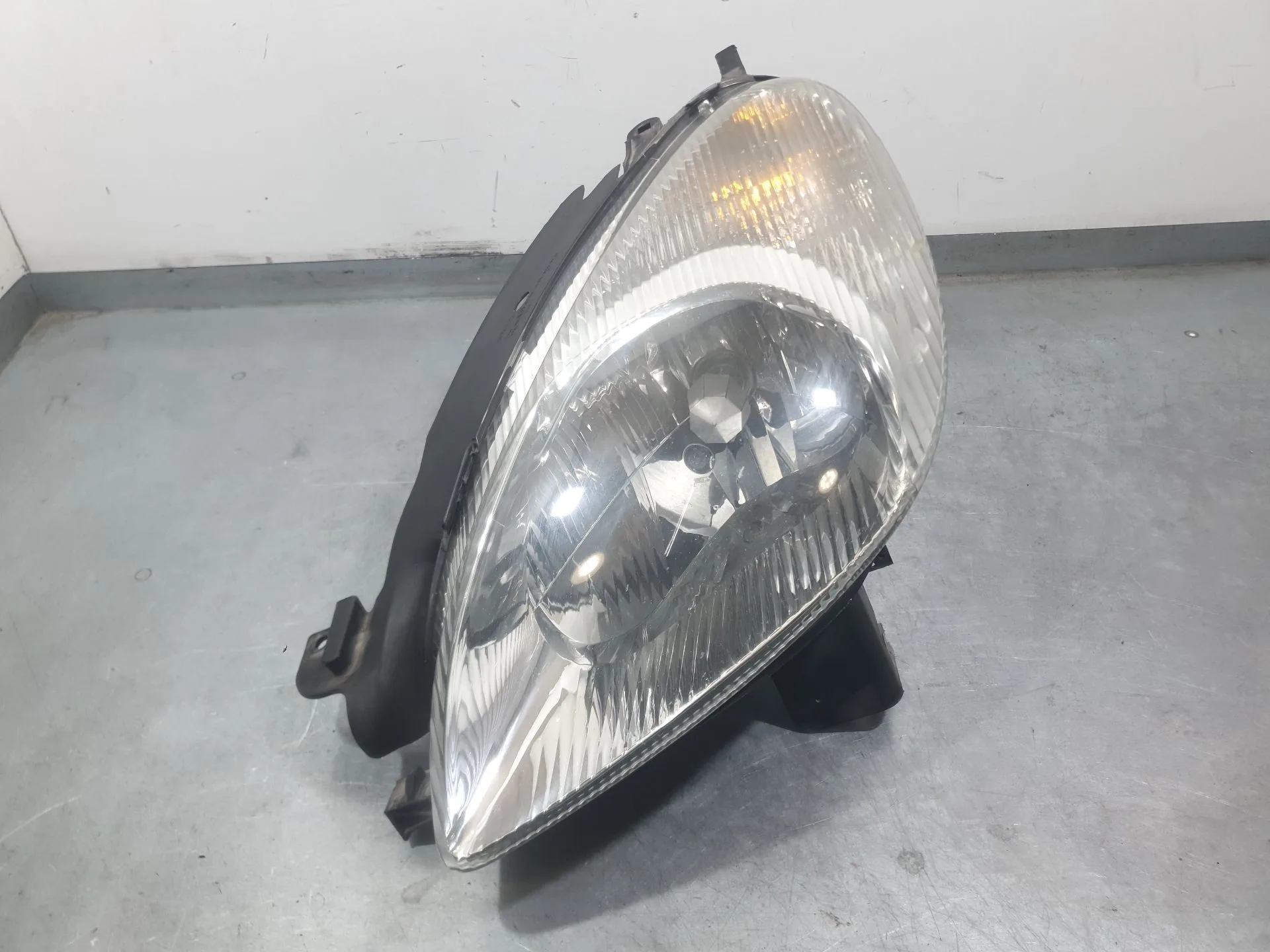 Faro Izquierdo para Citroën Xsara Picasso (N68)