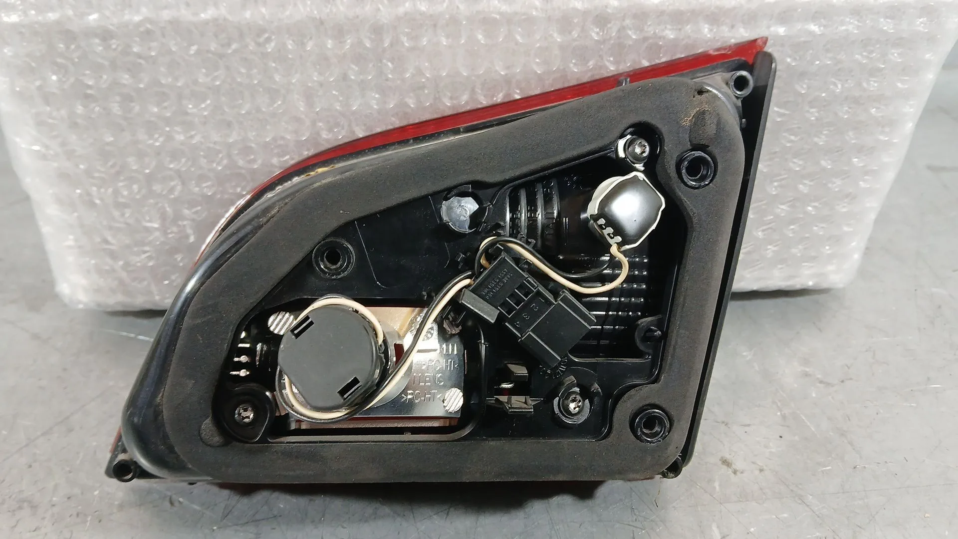 Piloto Trasero Izquierdo Interior para Opel Astra J Sports Tourer (P10)