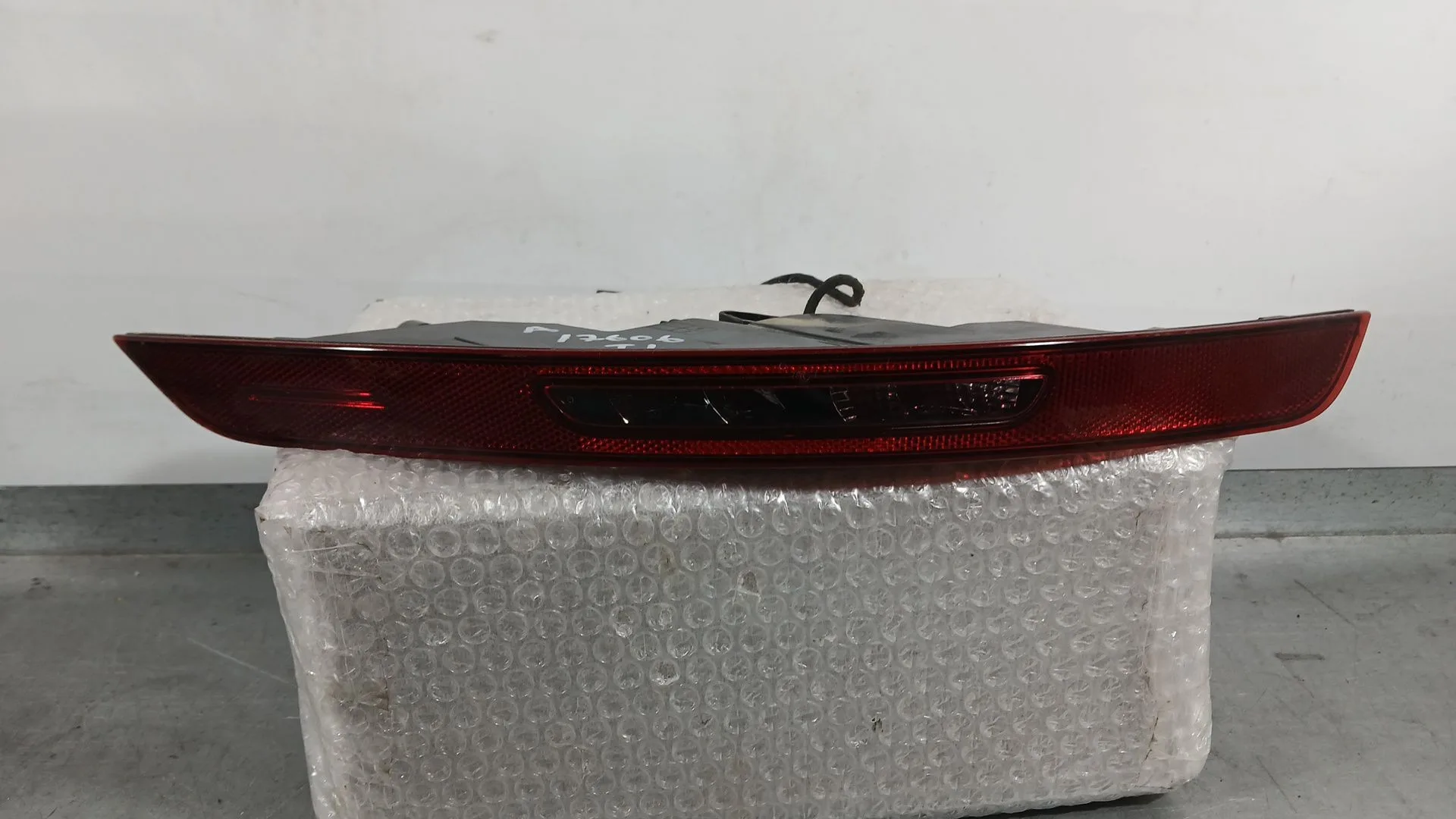 Piloto Trasero Izquierdo Paragolpes para Porsche Macan (95B)