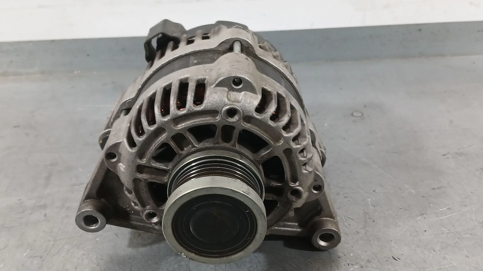 Alternador para Opel Astra J Sedan