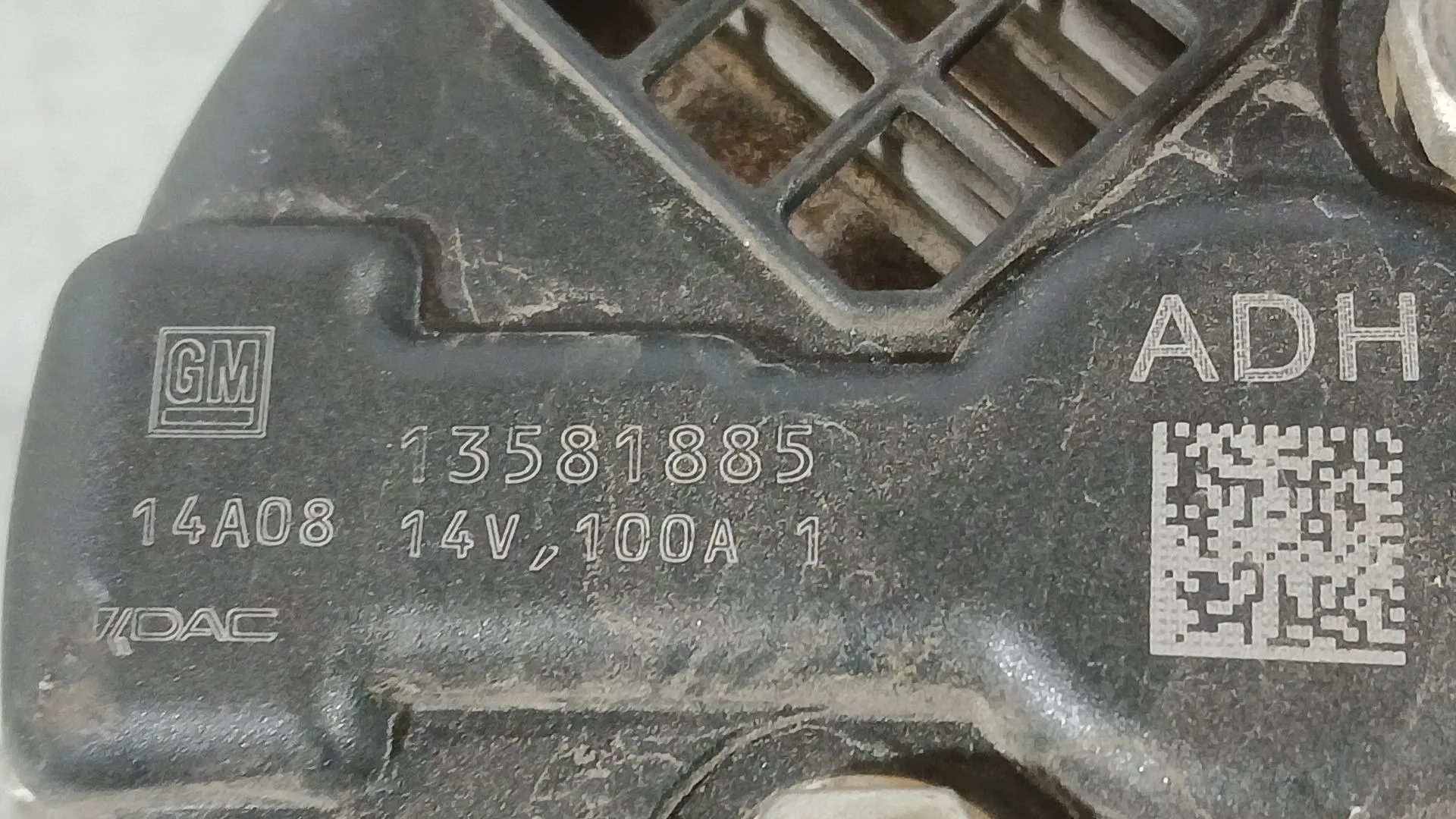 Alternador para Opel Astra J Sedan