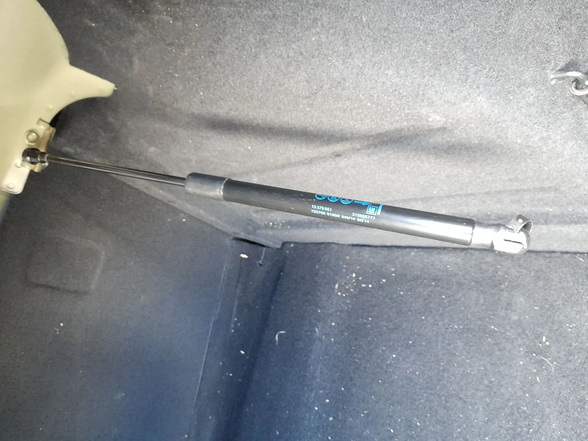Amortiguadores Maletero / Porton para Opel Astra J Sedan