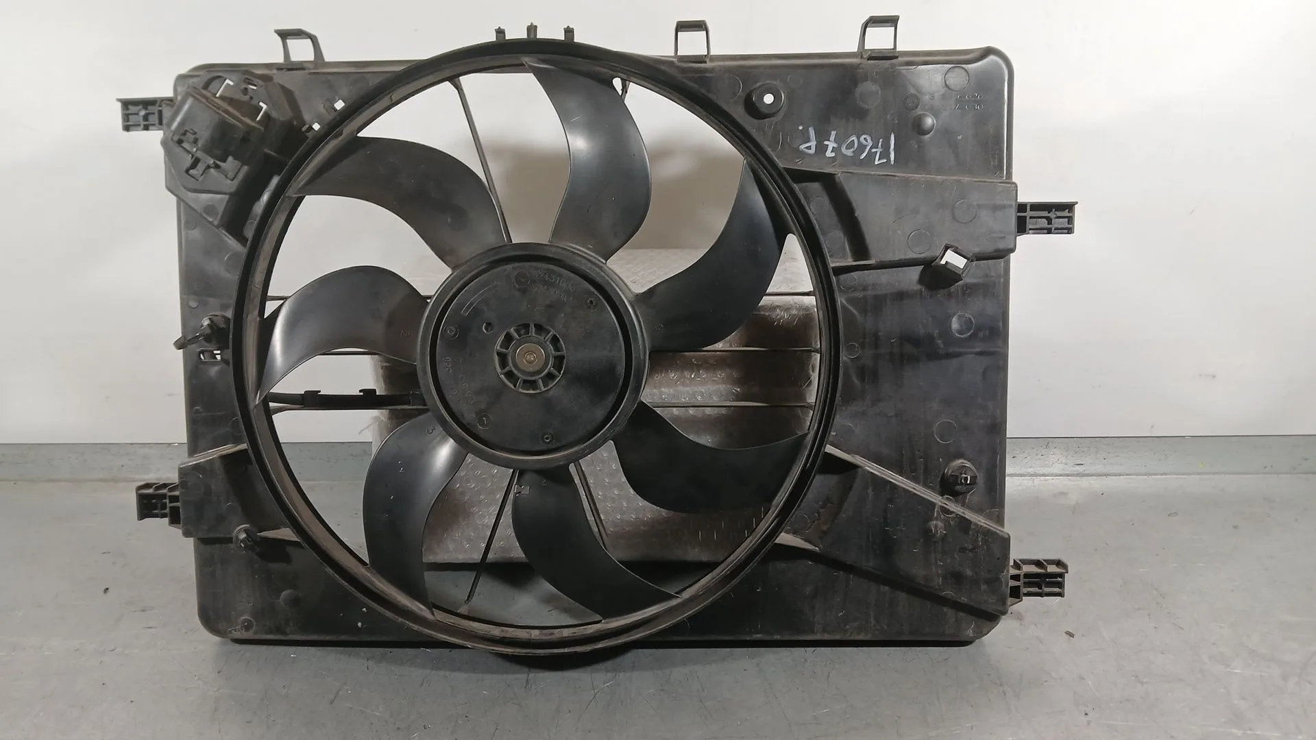 Electroventilador para Opel Astra J Sedan