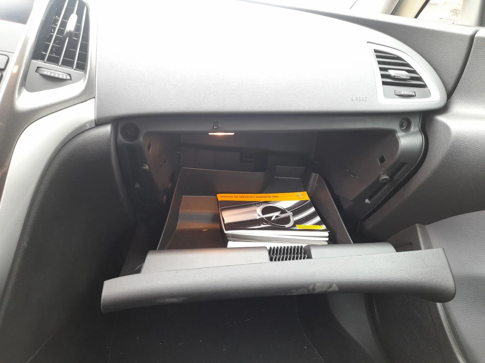 Guantera para Opel Astra J Sedan