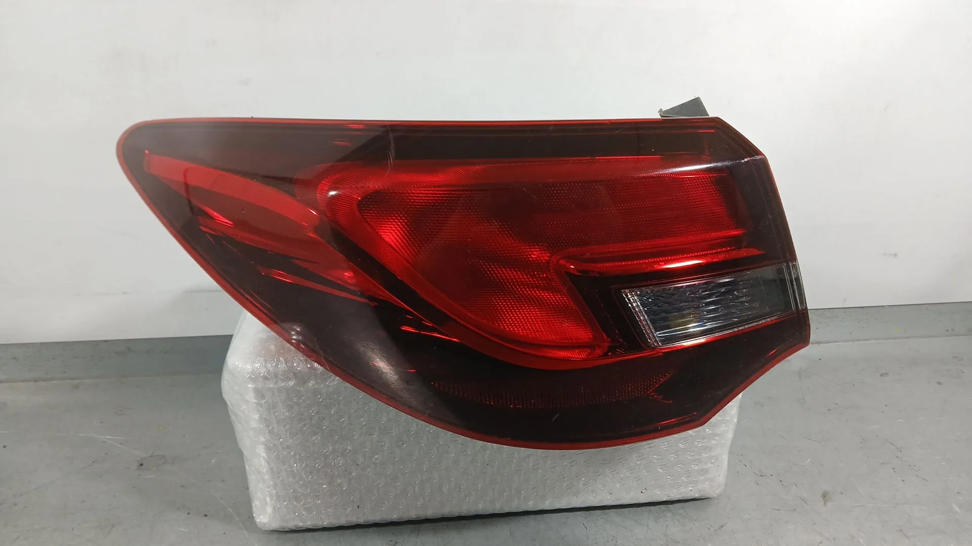Piloto Trasero Izquierdo Interior para Opel Astra J Sedan